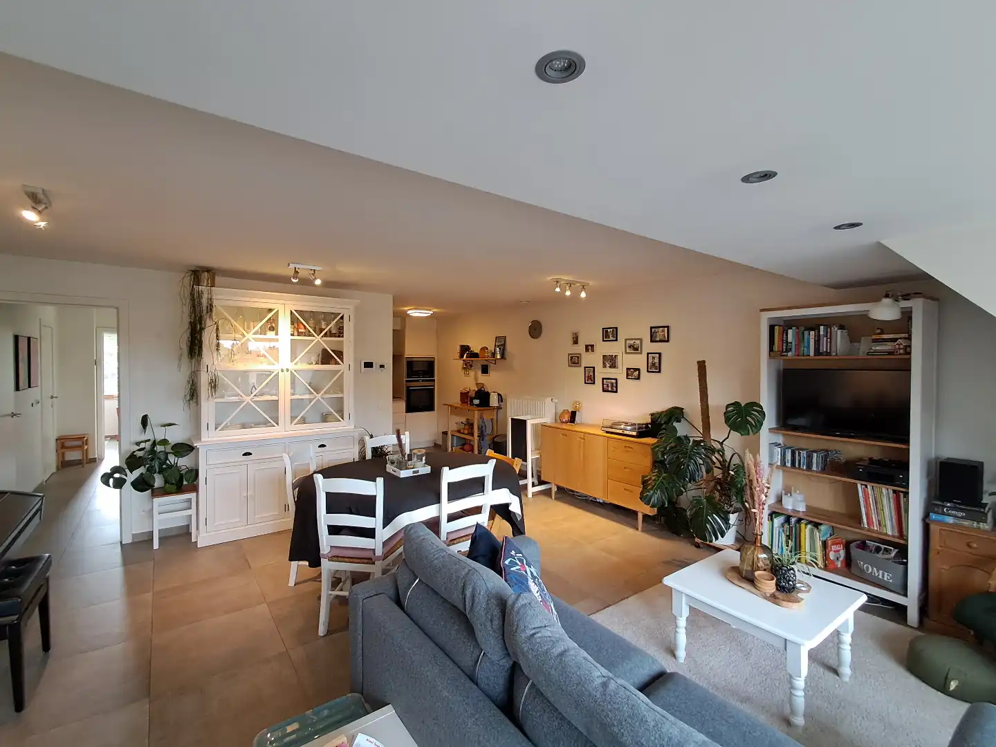 Appartement met terras te Maldegem - Donk foto {{pictureIndex}}