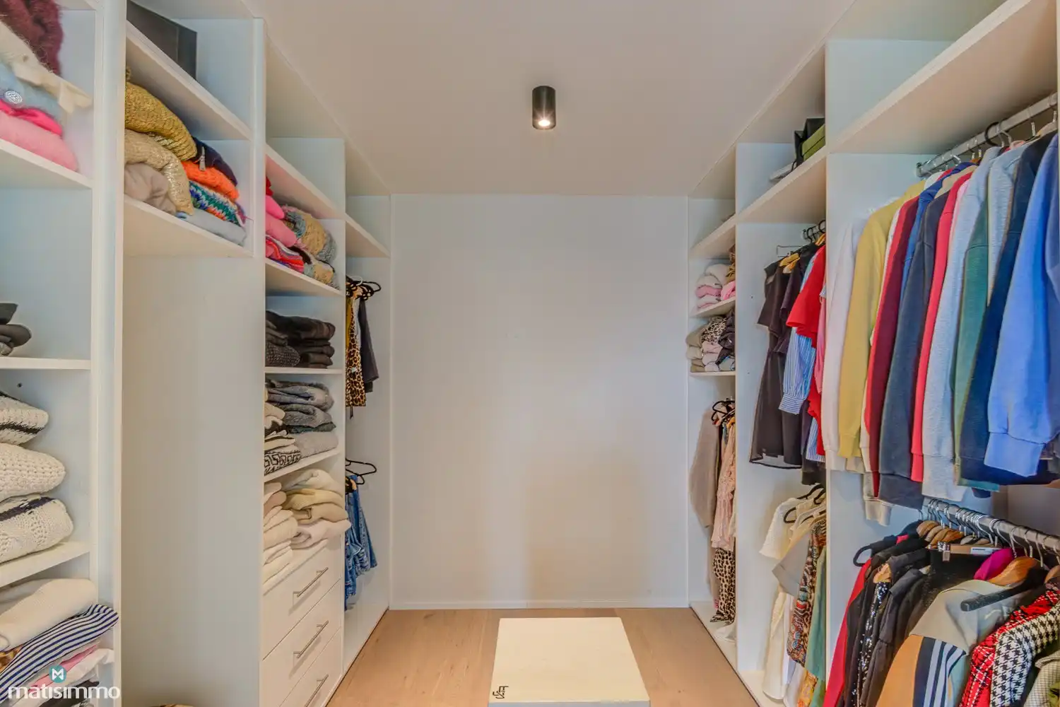 MODERNE VILLA MET INGEBOUWD ZWEMBAD, 3 SLAAPKAMERS EN PRAKTIJKGEDEELTE IN RUSTIGE OMGEVING TE WELLEN foto 18