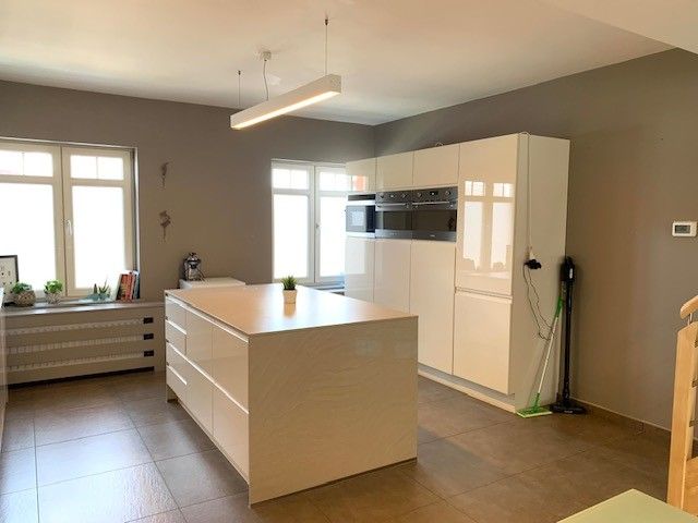 Instapklaar duplexappartement te Aalst foto 9