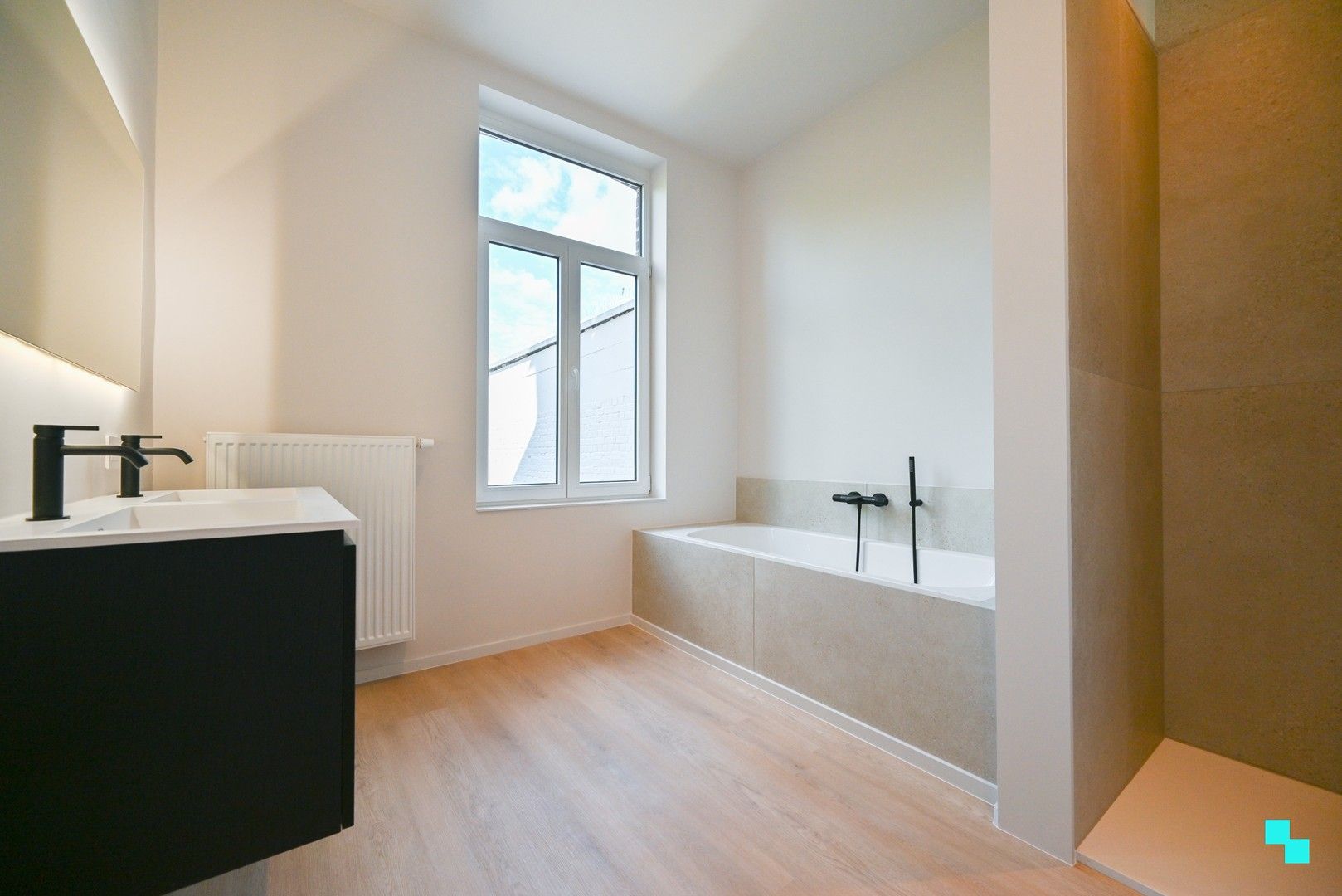 Prachtig & compleet gerenoveerde burgerwoning in hartje Izegem foto 22