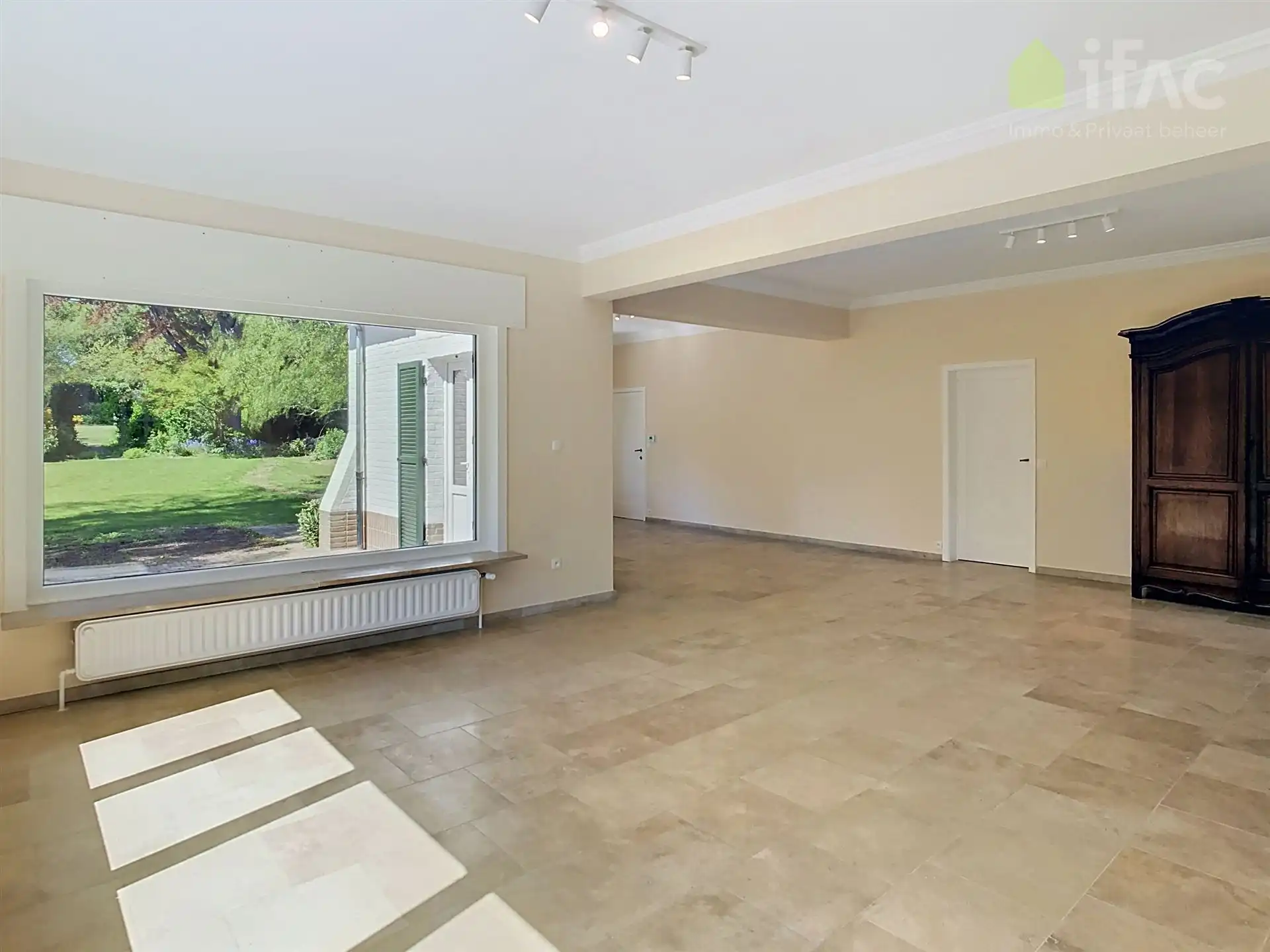 Villa op toplocatie met prachtige tuin foto 4