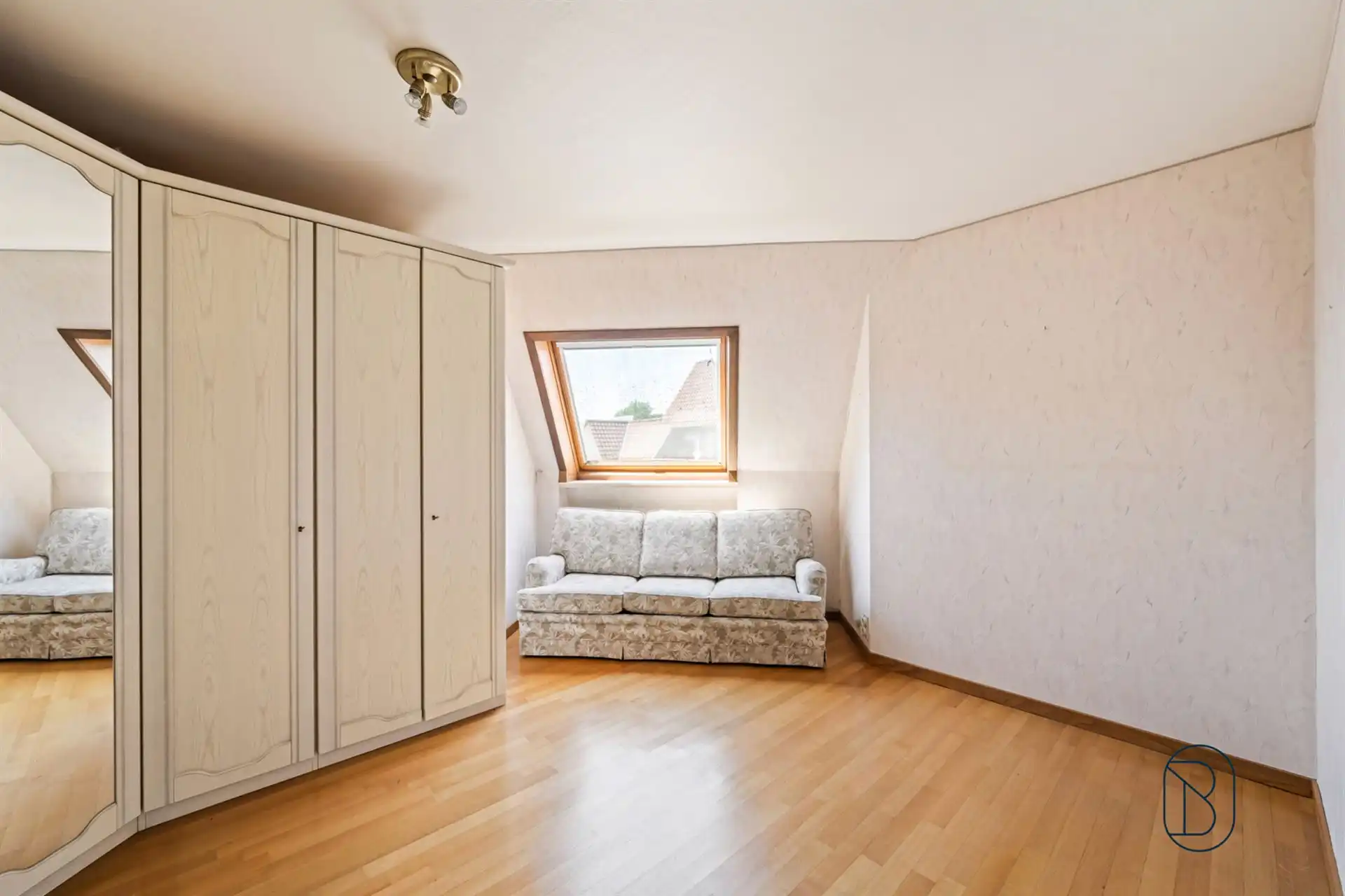 Topgelegen 2 SLK-appartement met veel potentieel foto 14