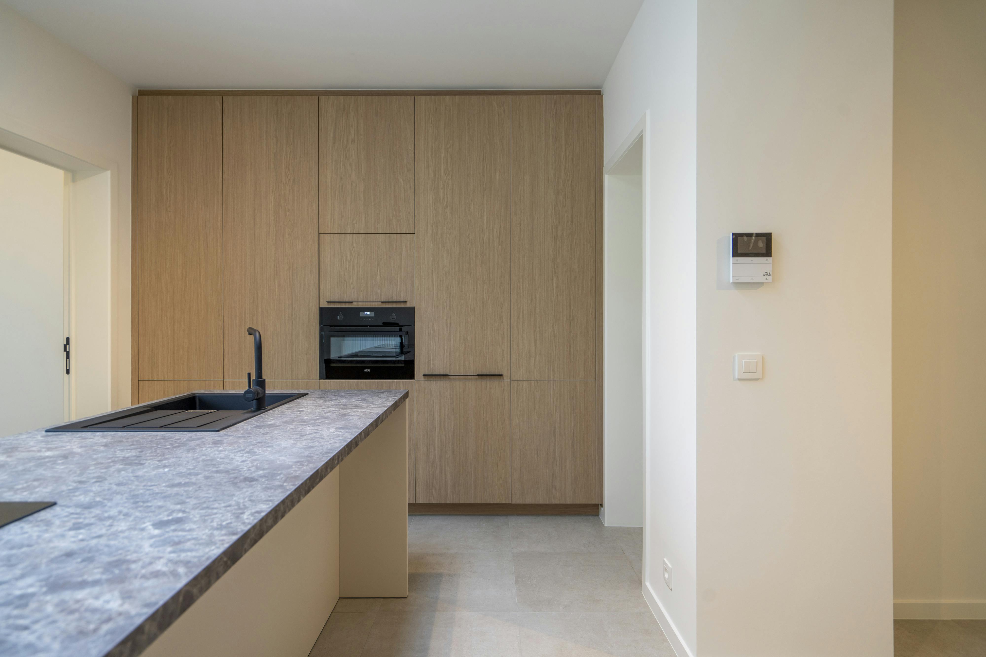 Prachtig vernieuwde ruime woning met EPC A te koop in centrum Kortrijk foto 3