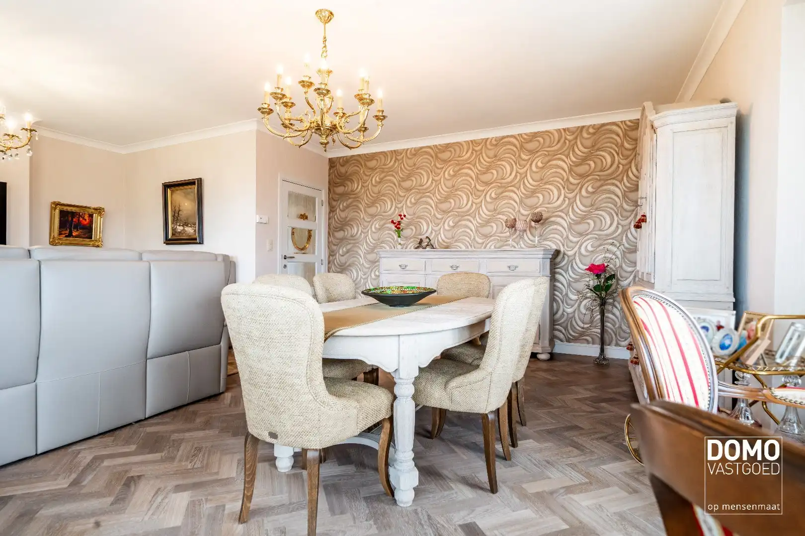 Stijlvol wonen in hartje Hasselt met een uniek uitzicht over het Kolonel Dusartplein foto 5