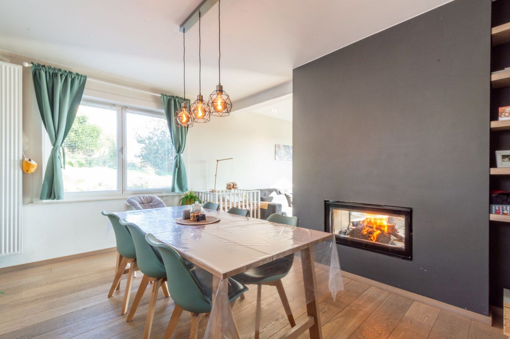 Instapklare 3-gevel woning met 3 slaapkamers + garage! foto 3