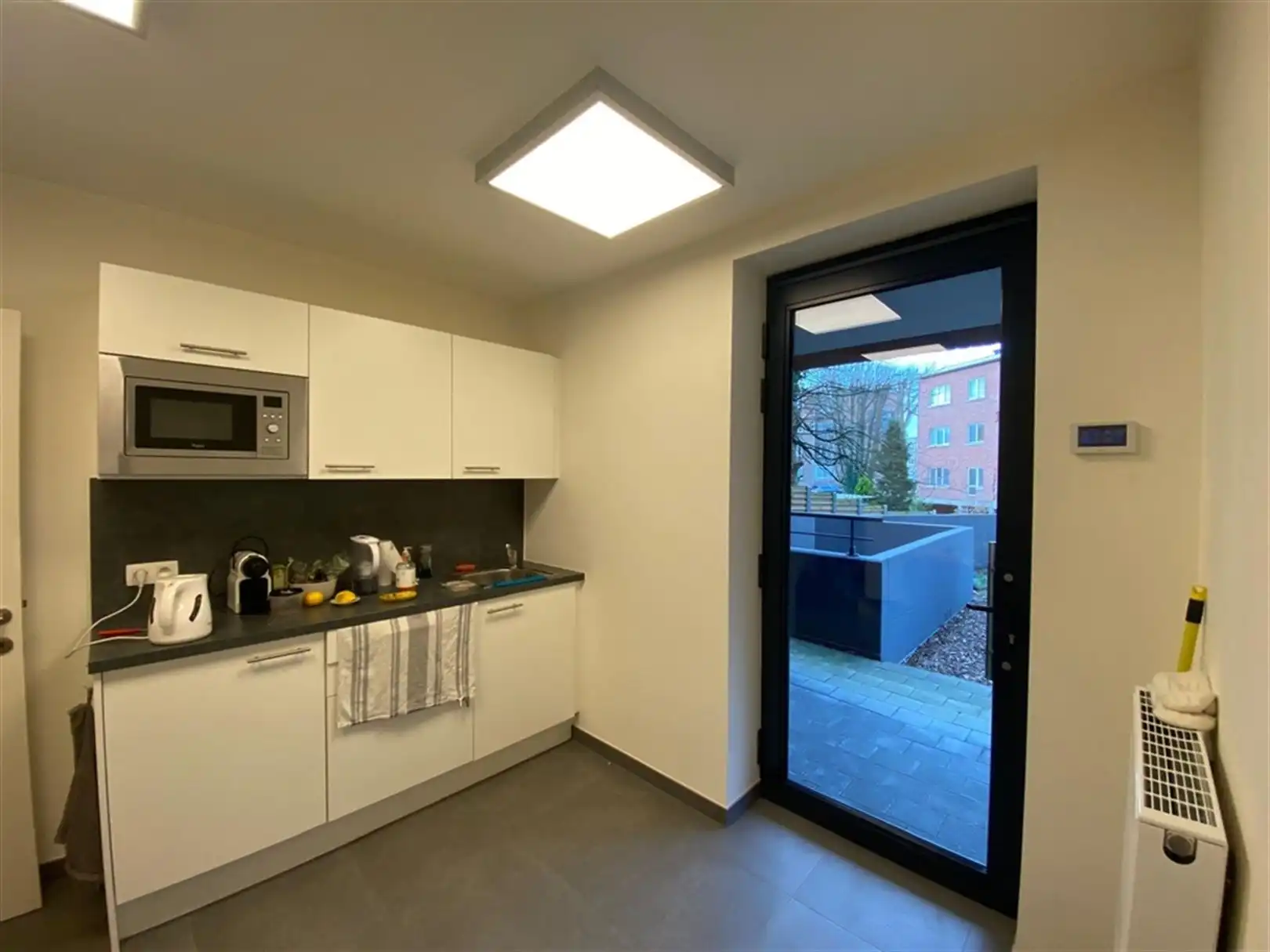 Modern gelijkvloers kantoor te koop op de Antwerpsestraat foto 7