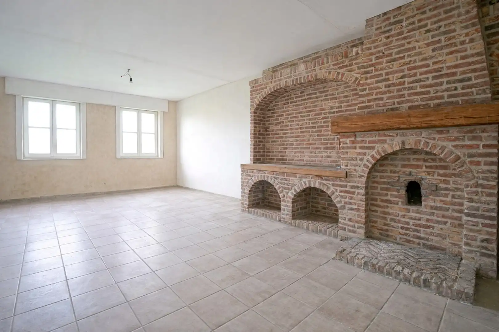 Verder af te werken woning op 844 m² te Houthulst! foto 2