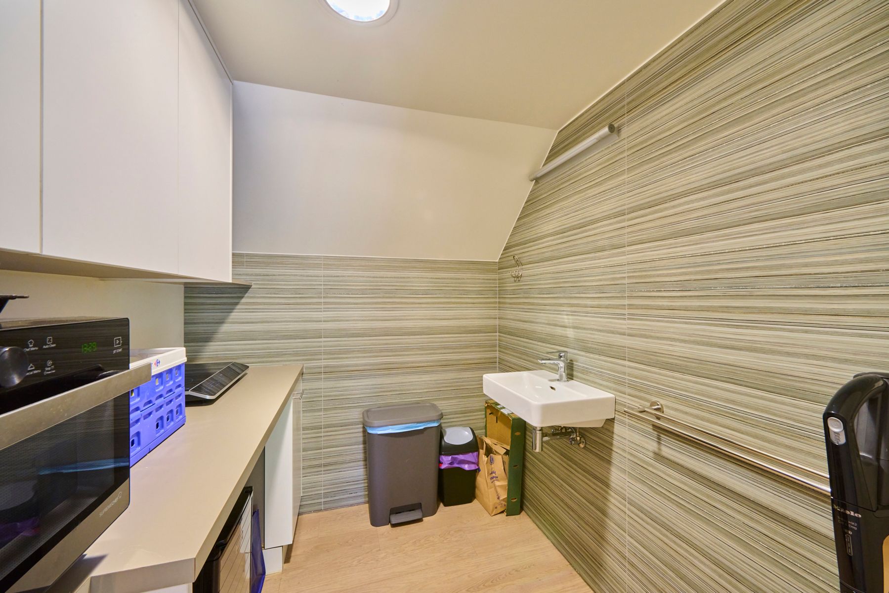 Exclusieve woning met handelzaak,appartement, zwembad en lift. foto 56