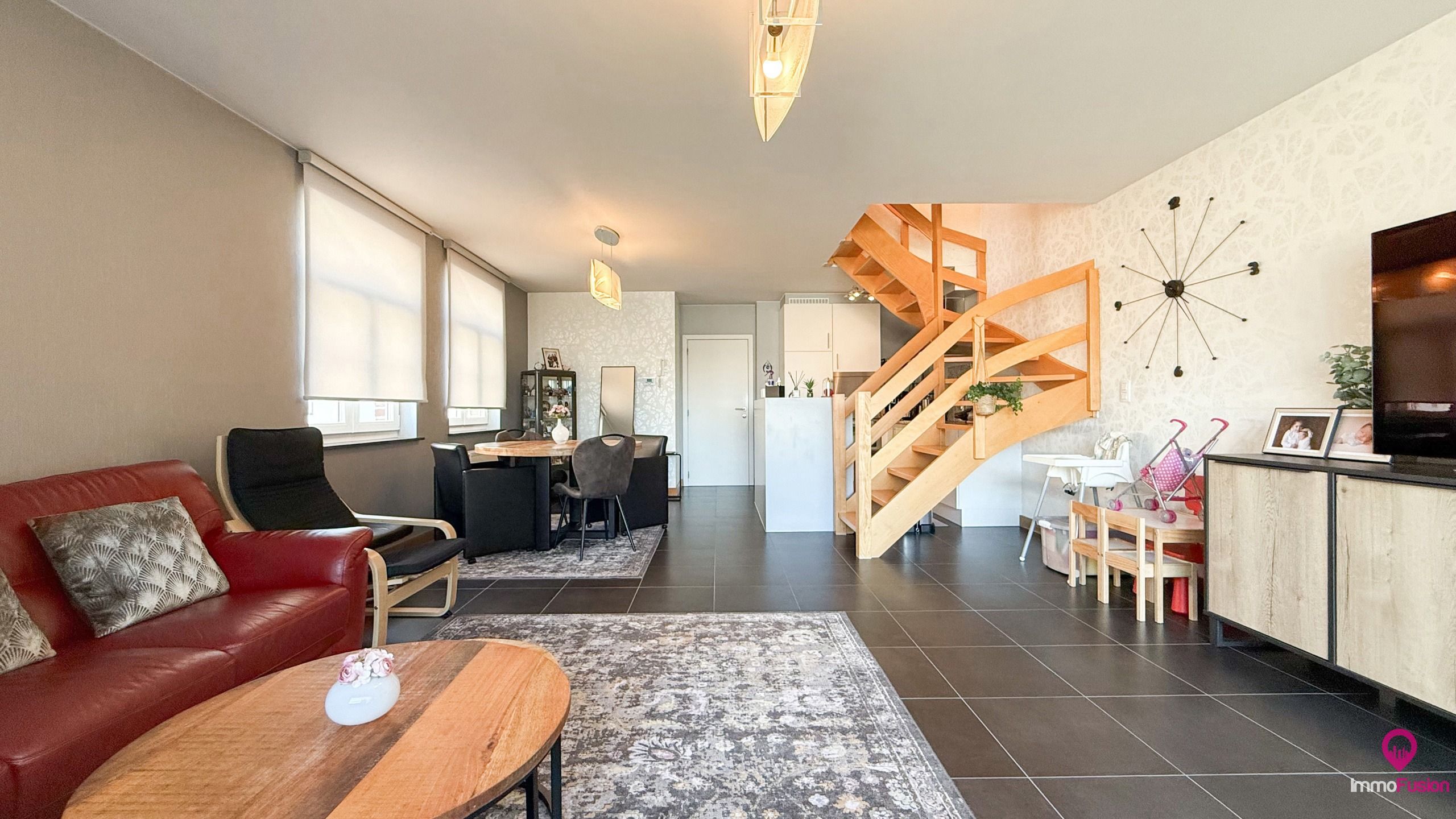 Instapklaar duplex appartement met 3 slaapkamers en terras! foto 5