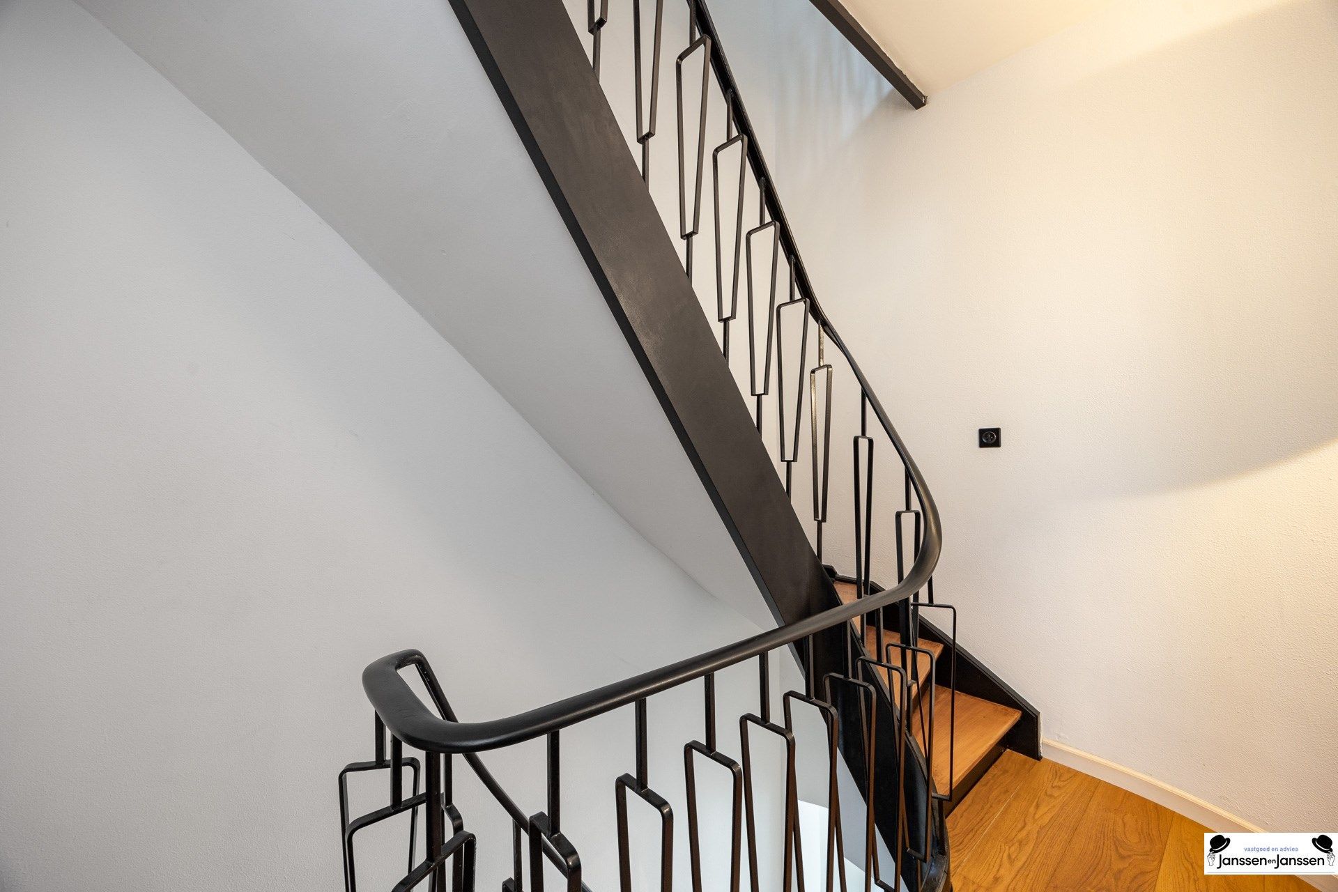Prachtig gerenoveerde woning met 3 slaapkamers en uitzicht op groen foto 7