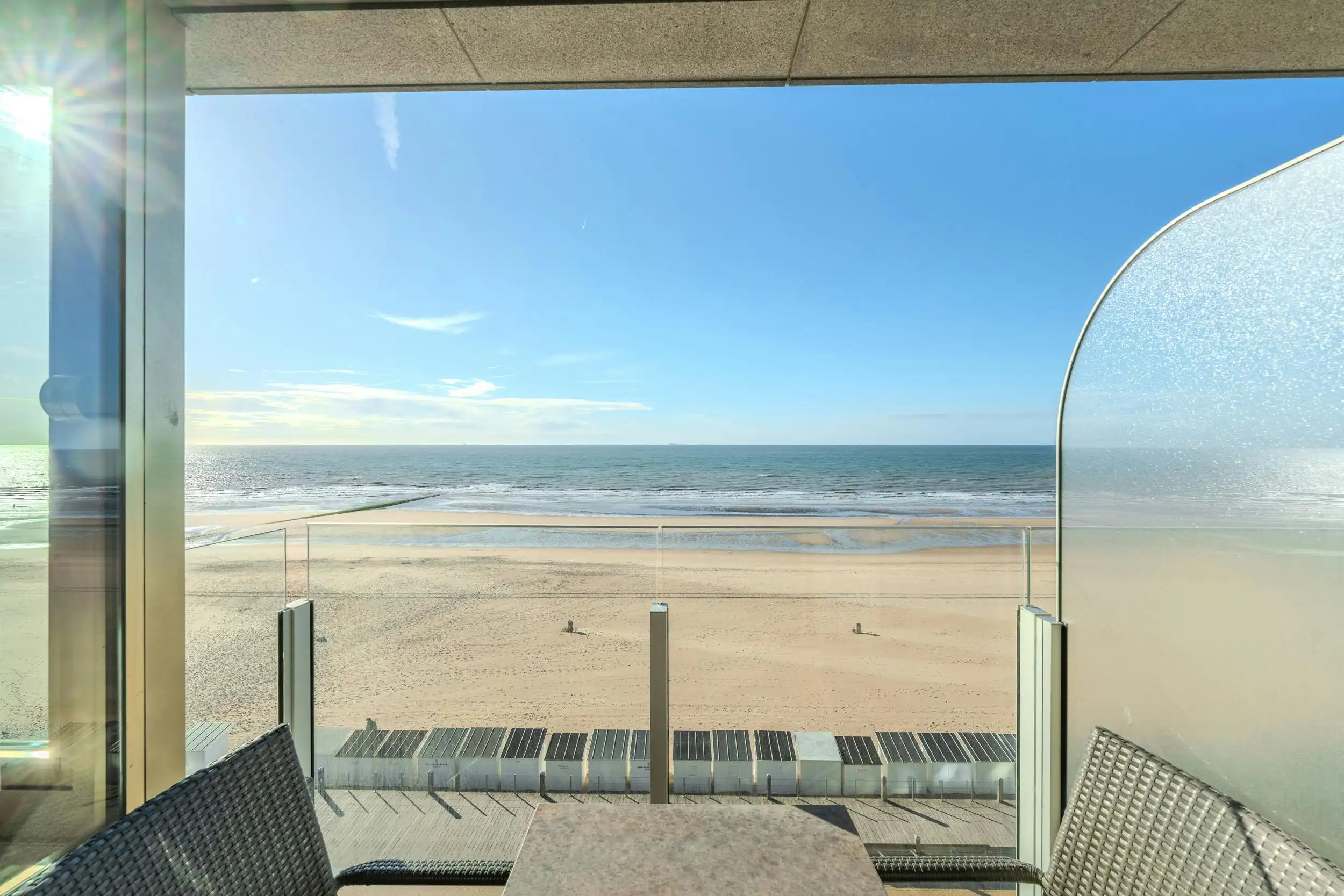 Studio met frontaal zicht op zee  foto 11