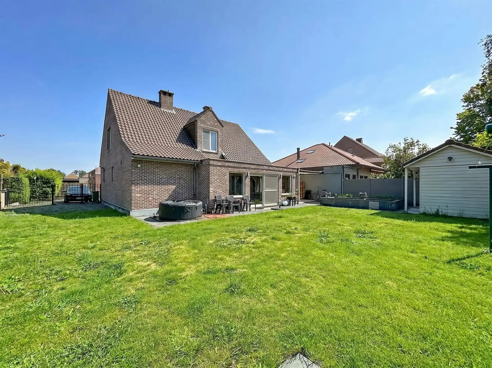 Instapklare open bebouwing met 3 slaapkamers, oprit en garage op perceel van 524m² in Zwijndrecht! foto 7