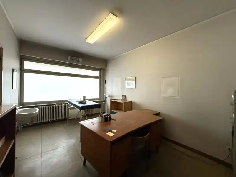 Zeer ruime karaktervolle voormalige dokterswoning met prachtige tuin in het centrum foto 12