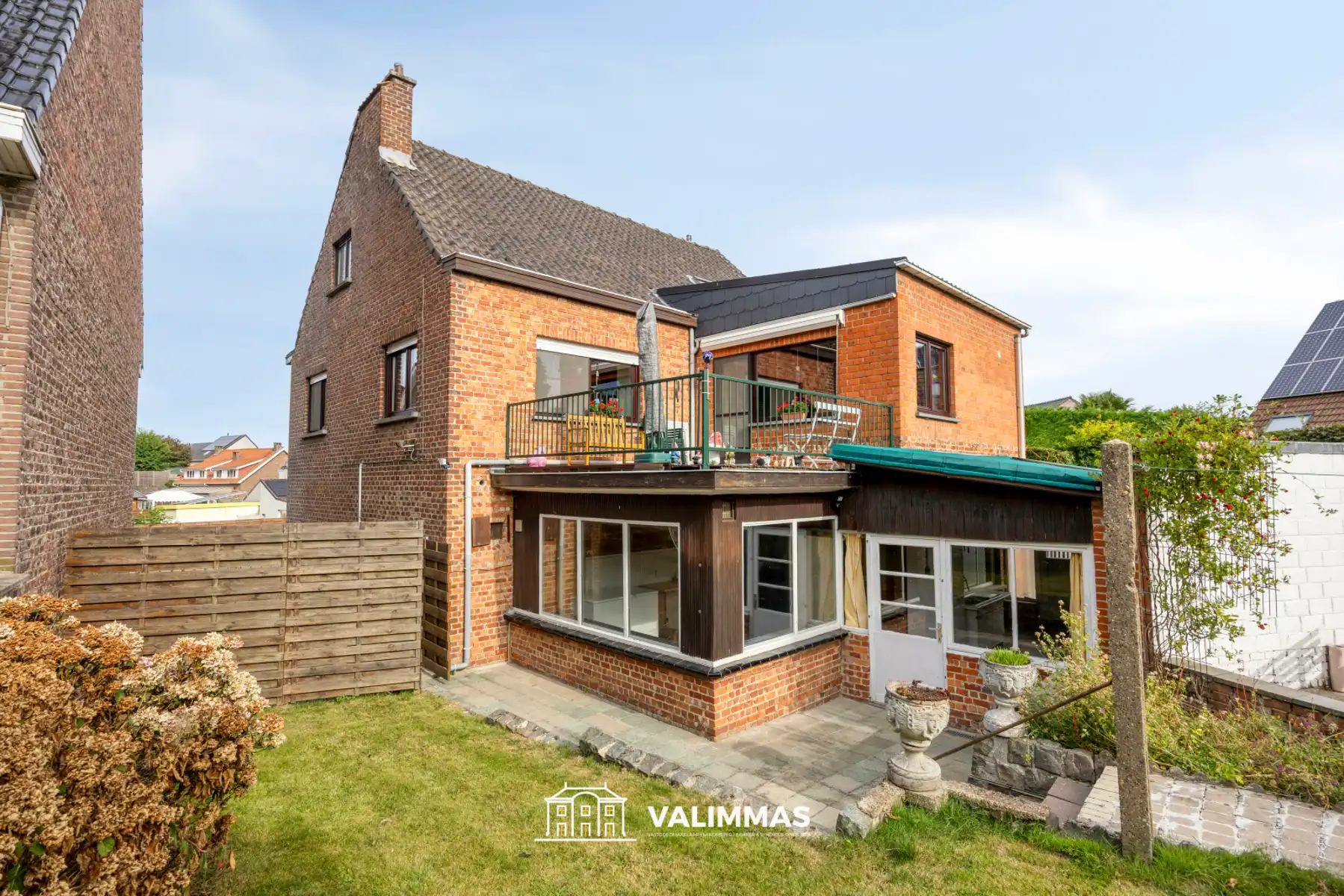 Zeer ruime vrijstaande woning met tuin, garage & bijgebouwen foto 15