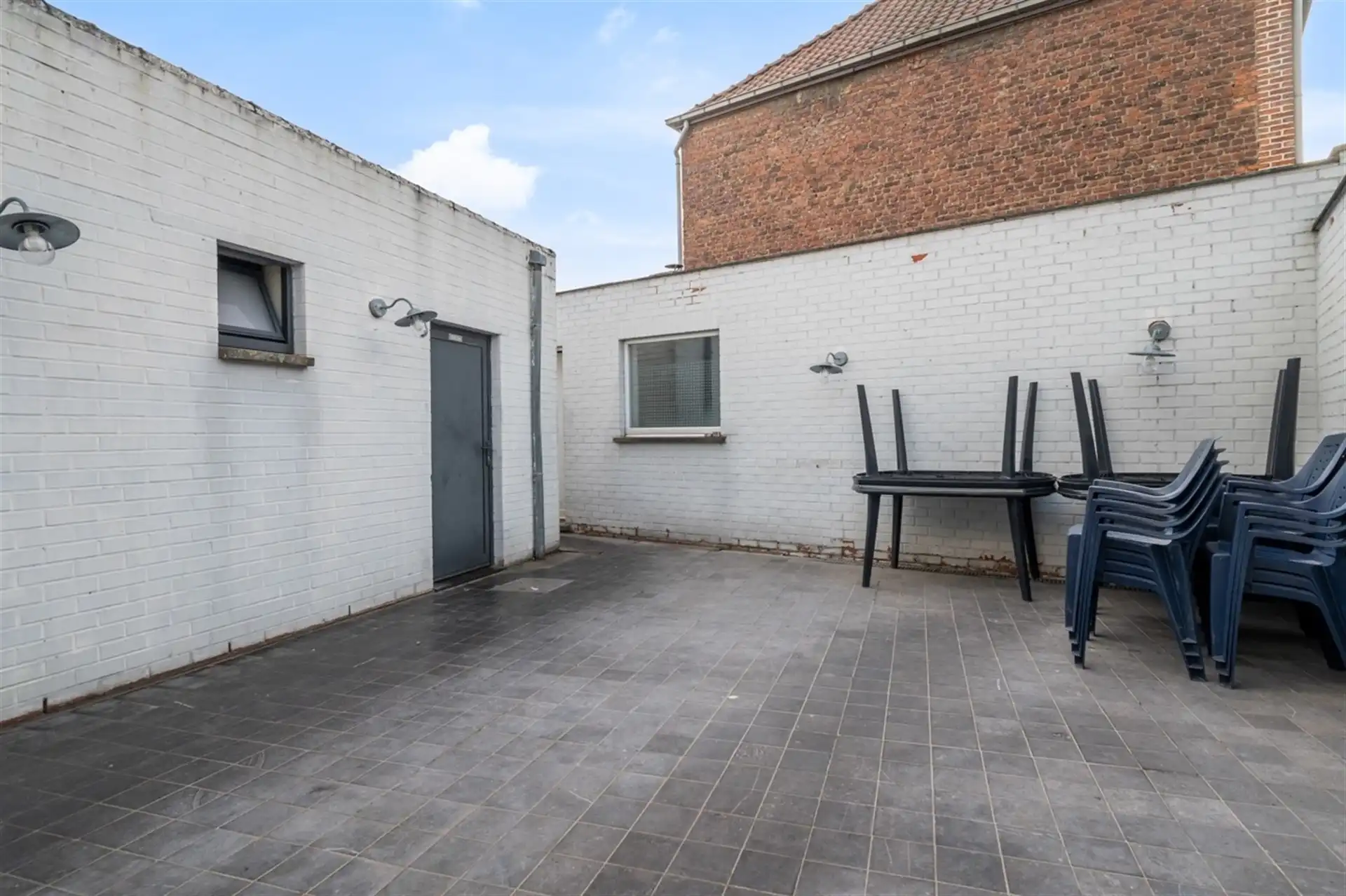 Gebouw voor gemengd gebruik in de Aalsterse stadsrand foto 2