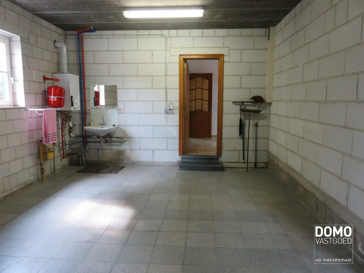 Charmante open bebouwing met 3 slaapkamers, 2 badkamers en prachtige tuin te huur foto 19