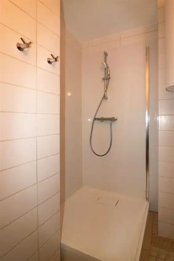 Appartement met 2 slpk, terras, tuin en autostaanplaats foto 22