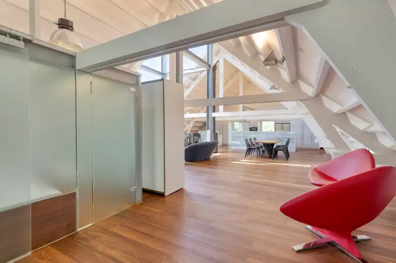 Exclusieve topfloor loft met indrukwekkend volume foto 13