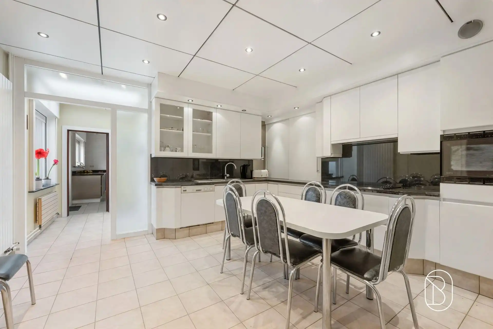 Veelzijdig handelspand met ruime woning in Deerlijk foto 7