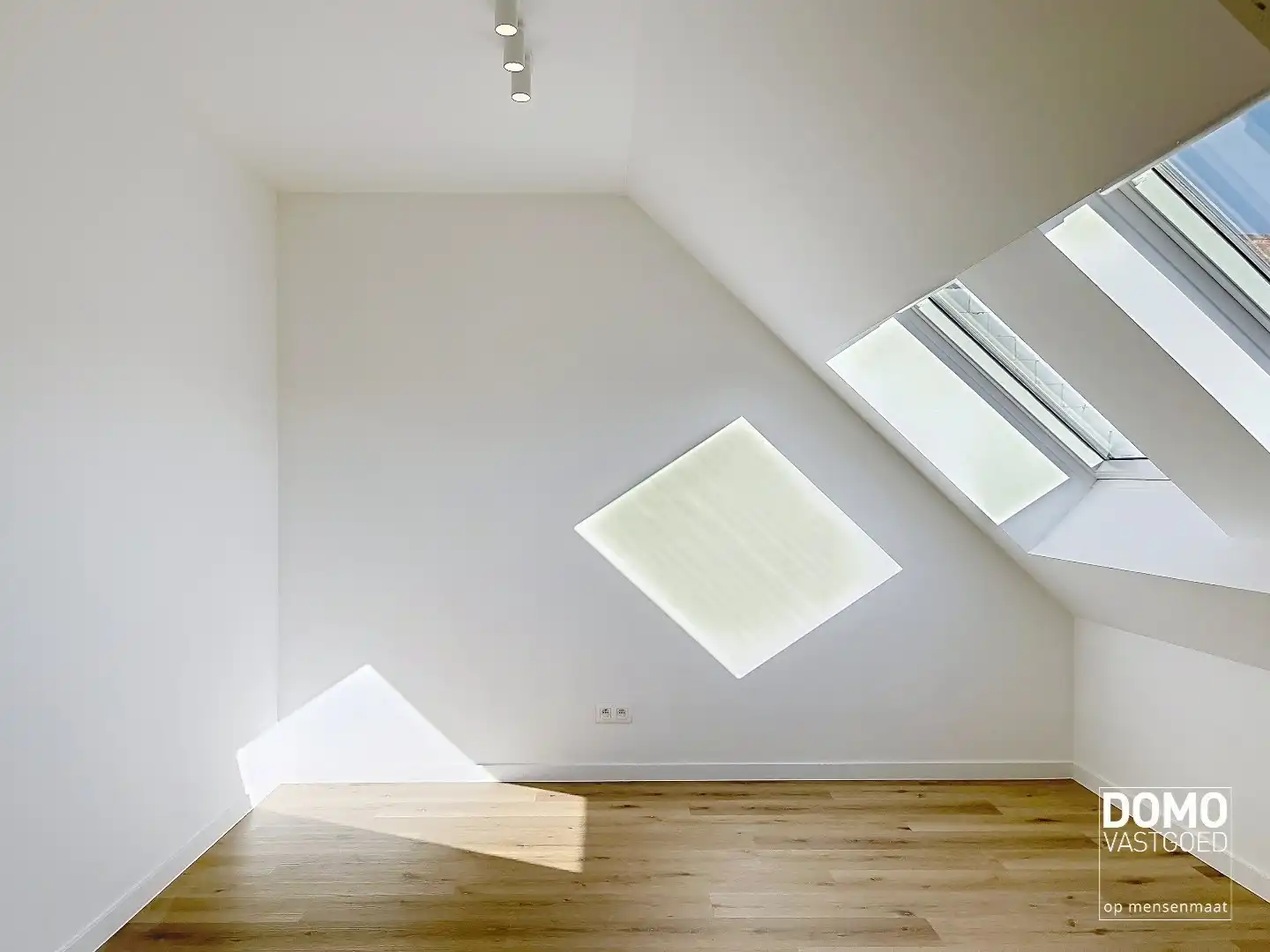 Instapklare totaalrenovatie met luxueuze afwerking, 4 slaapkamers en zuidgerichte tuin foto 16