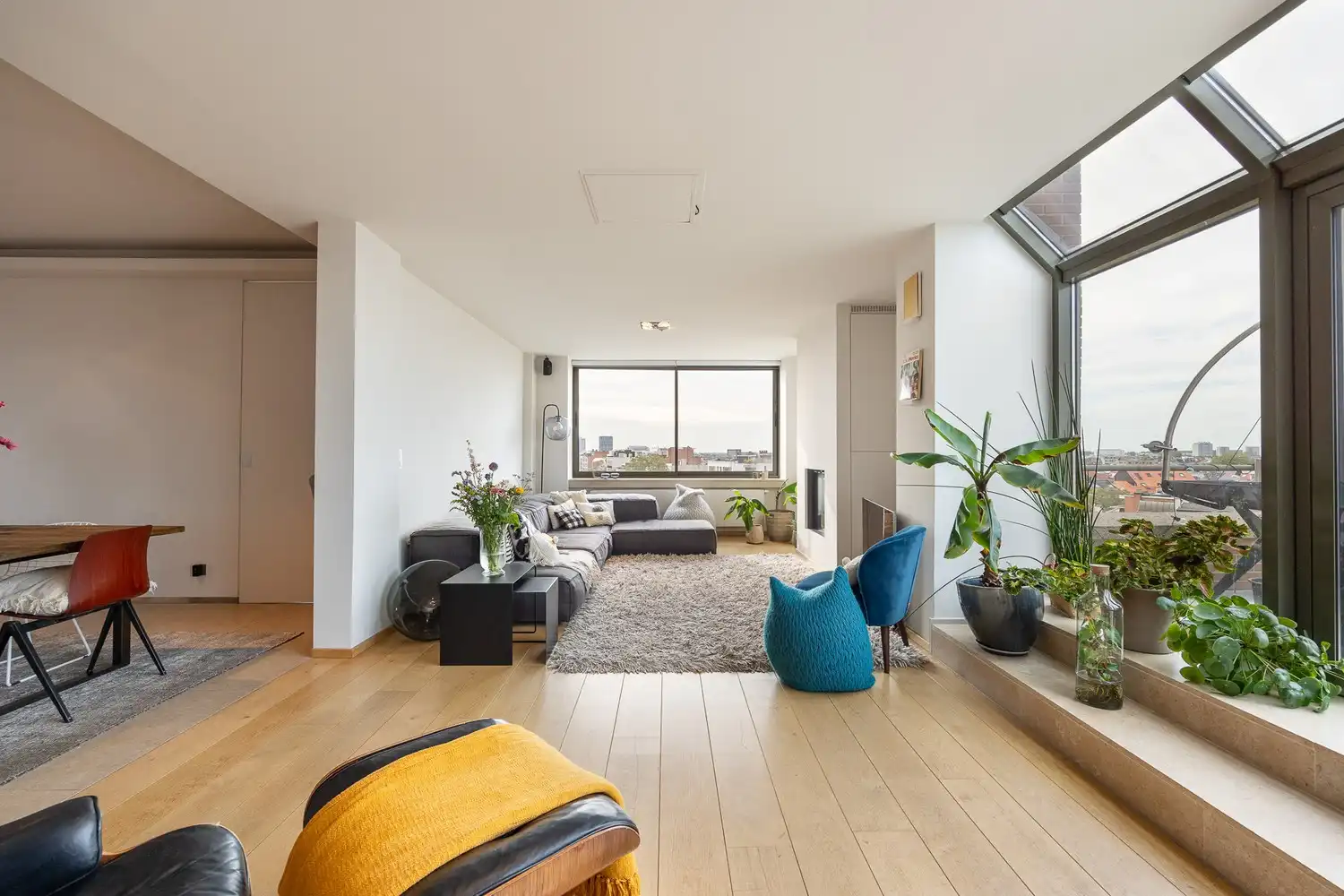 Fantastische energiezuinige penthouse (EPC B!) aan de Nationale Bank met 2 slaapkamers en 2 badkamers, zalig terras 20m², ruime kelder en 2 optionele garages foto 6