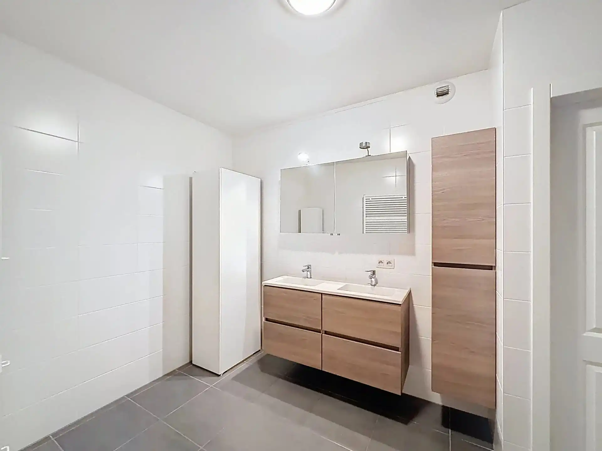 Ruim energiezuinig en verzorgd appartement met 2 slaapkamers en terras. foto 14