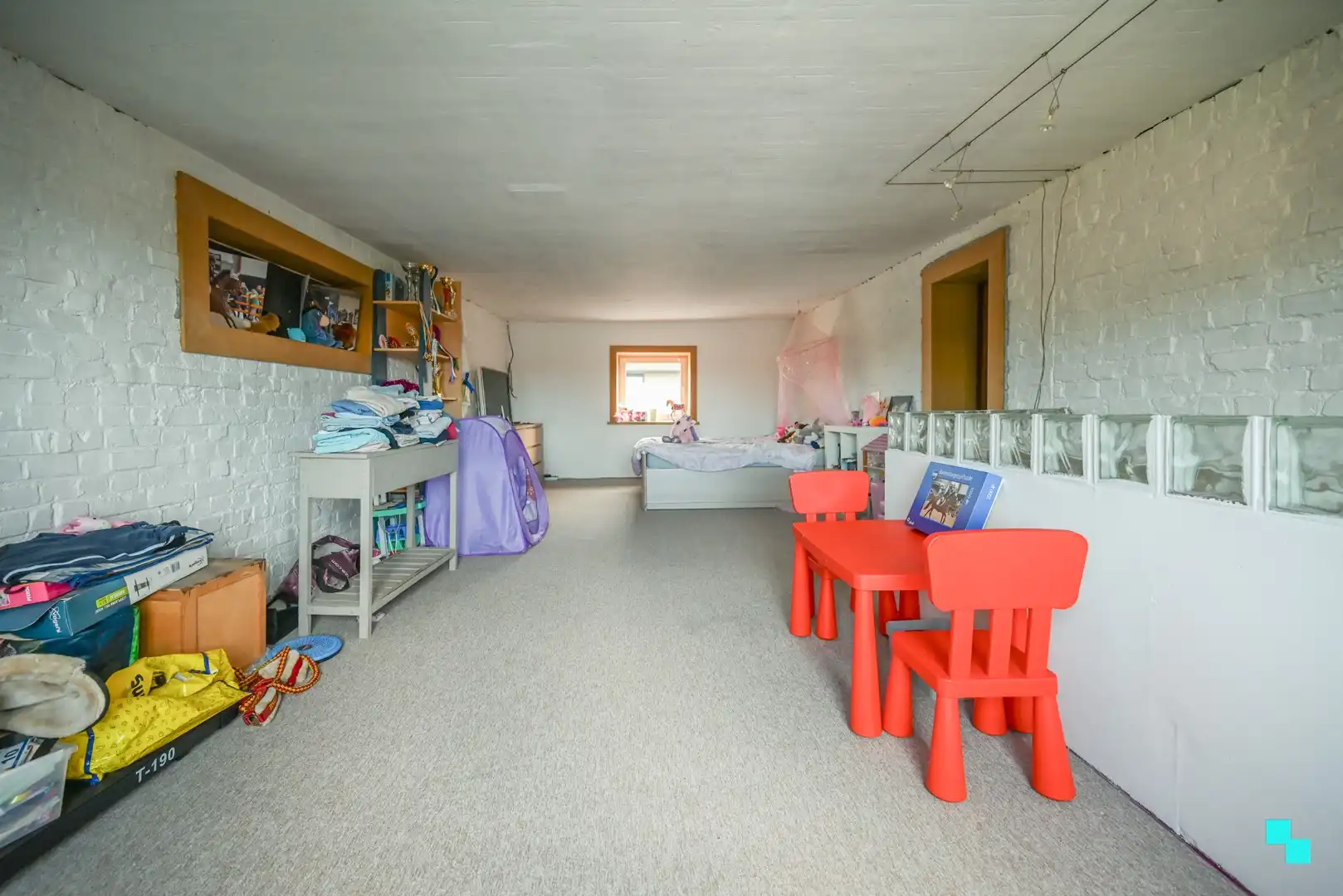 Ruim magazijn met kantoorruimtes en woonst te Lendelede foto 26