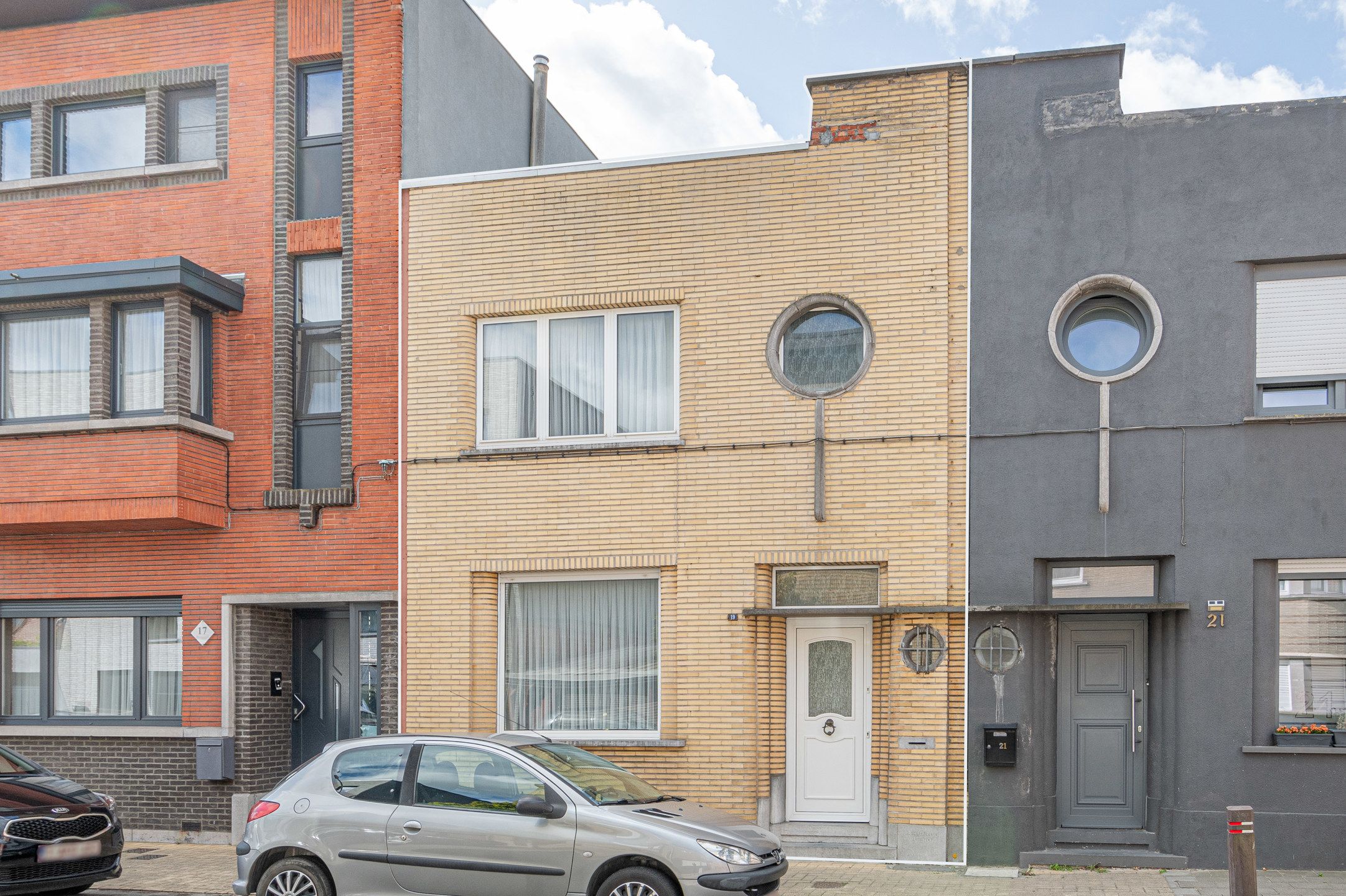 Hoofdfoto van de publicatie: Gezinswoning met garage in hartje Willebroek