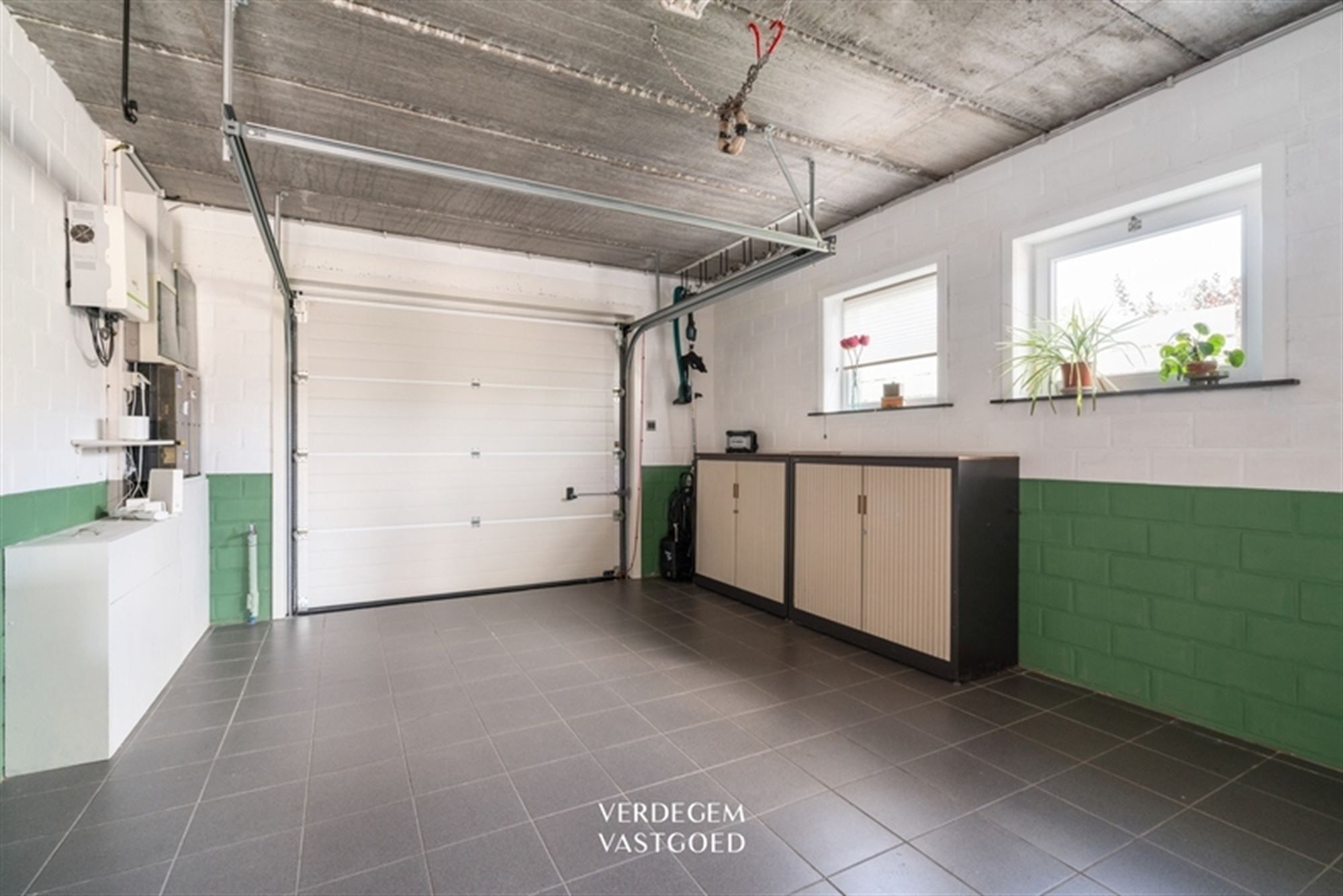 Prachtige villawoning in landelijke stijl met 3 slaapkamers, 3 garages en geniettuin foto 21