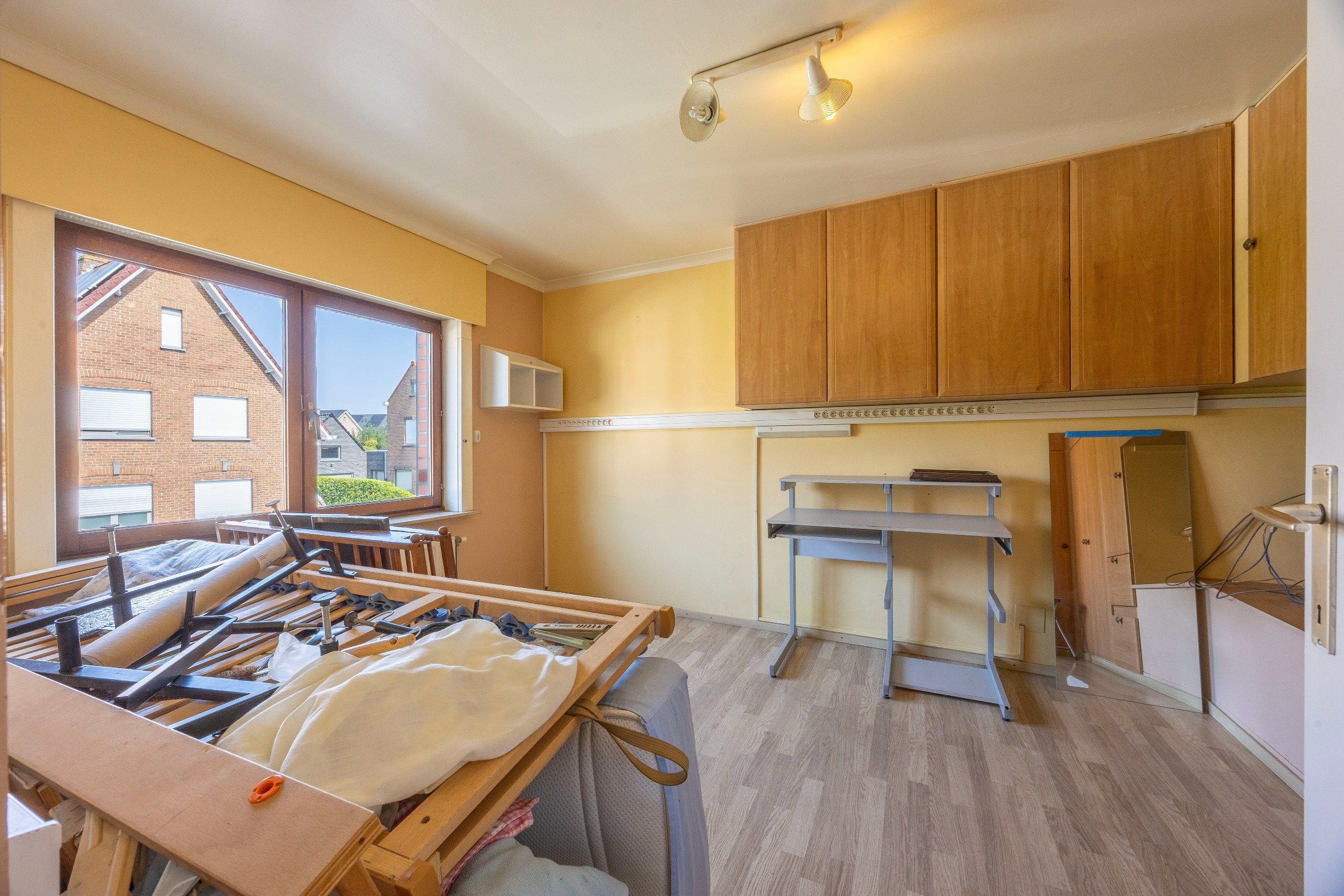 HALFOPEN WONING MET TUIN EN GARAGE foto 8
