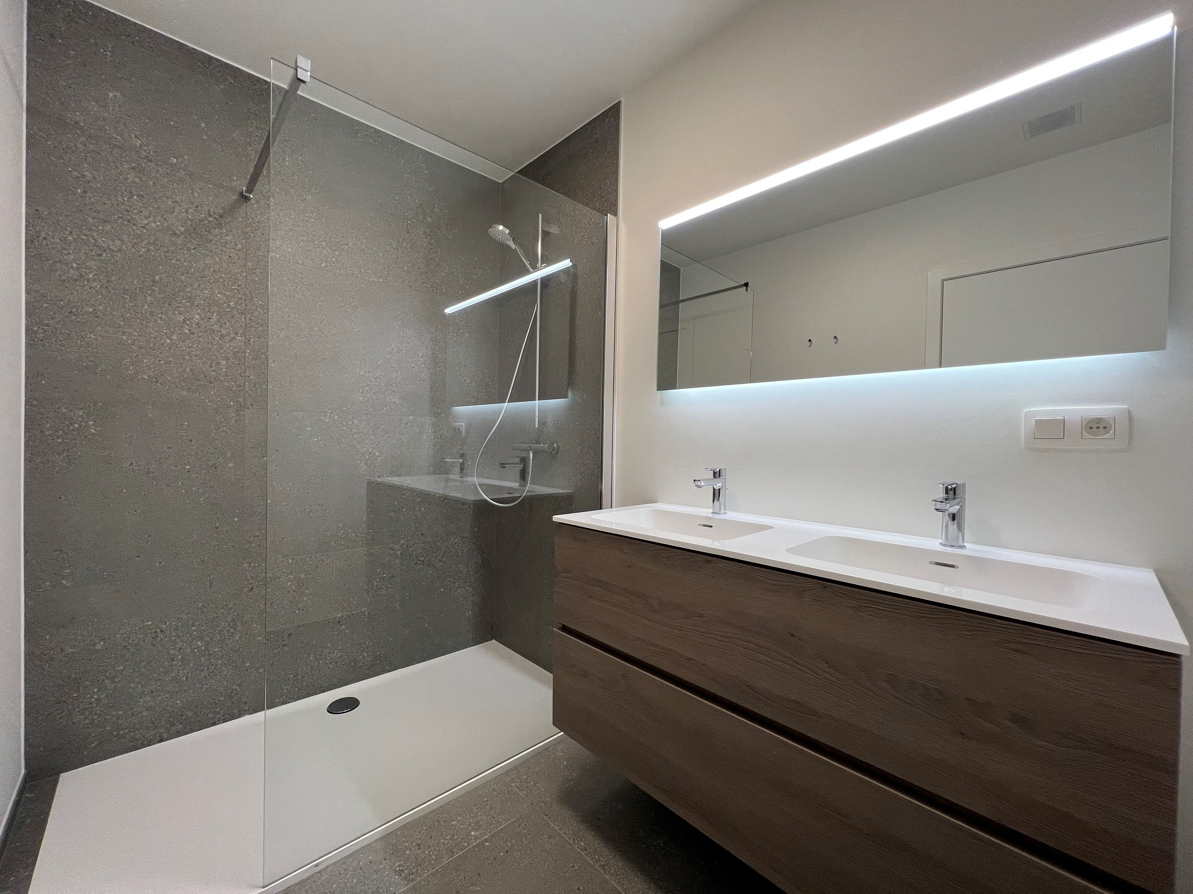 Splinternieuw appartement met lift op topligging foto 7