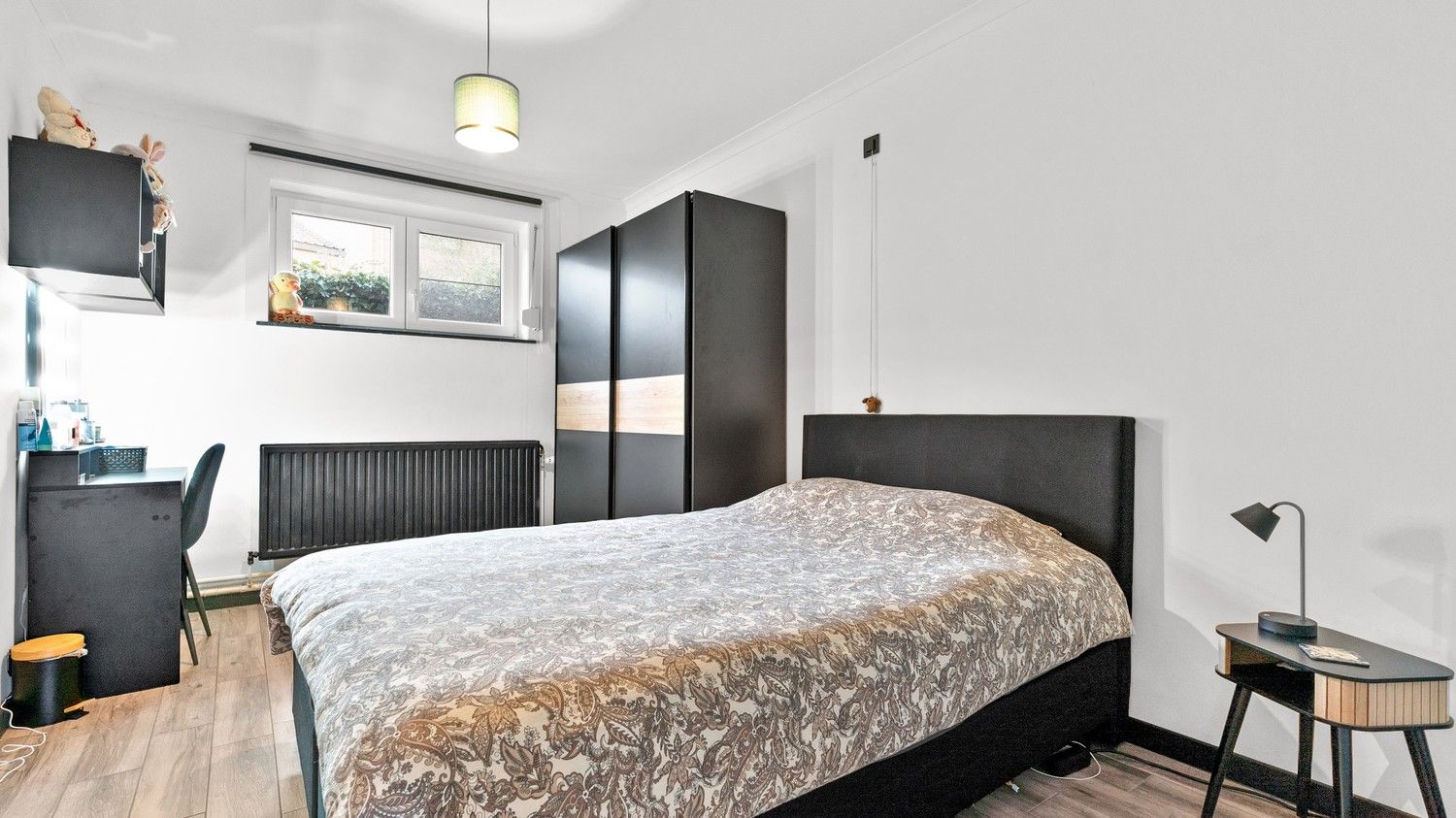 Woning met 2 slaapkamers, ruime garage en tuin foto 14