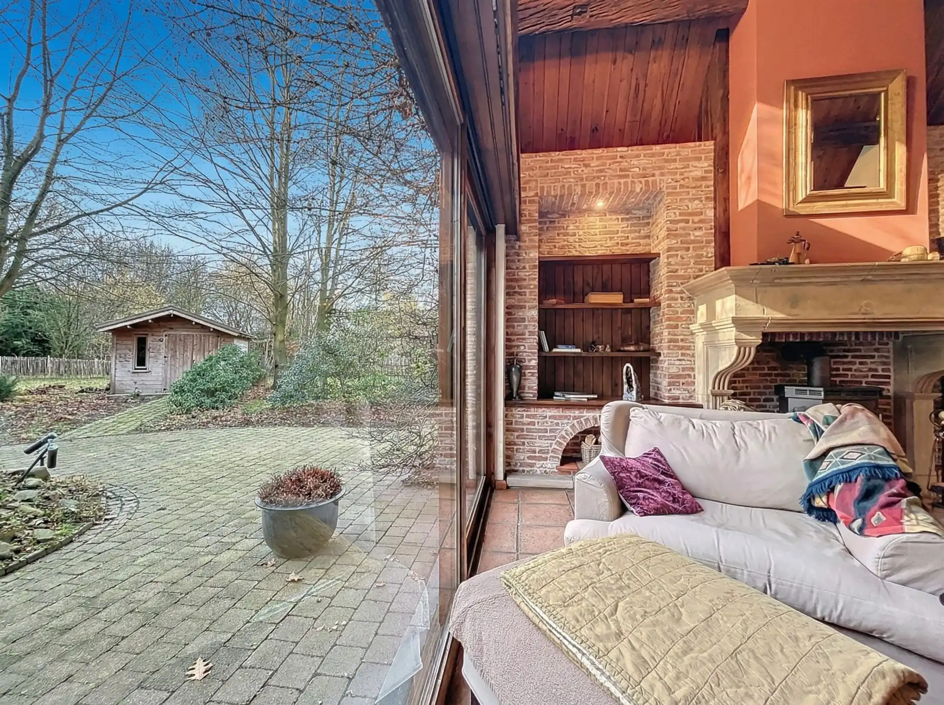 villa met 5 slk en riant bijgebouw op 14262m² foto 5