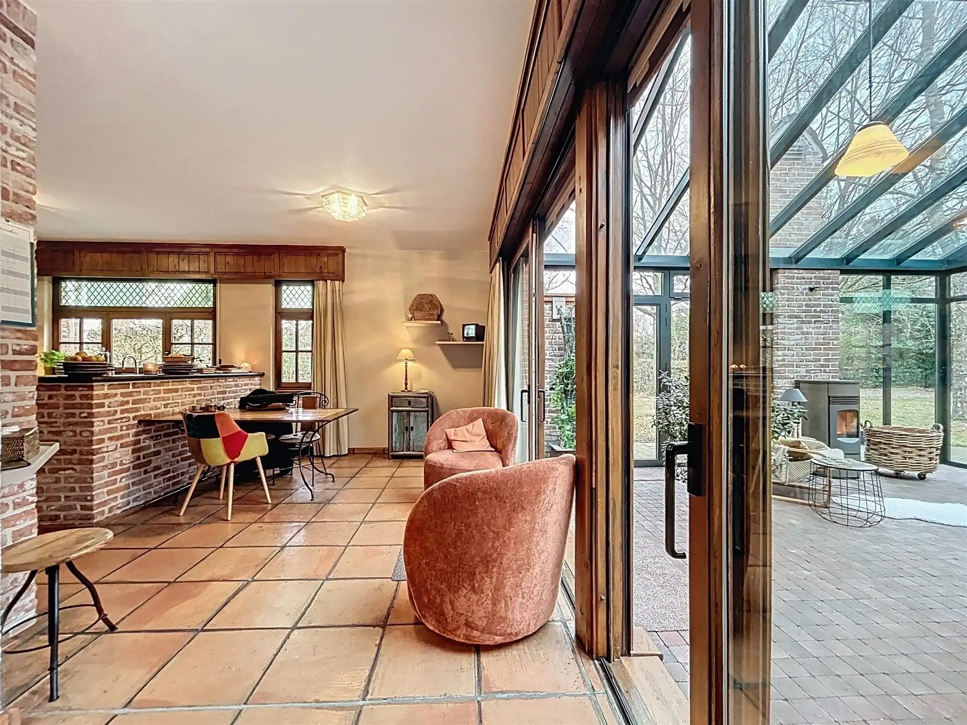 Energiezuinige statige villa met 5 slaapkamers en riant bijgebouw op perceel van 14262m² foto 5