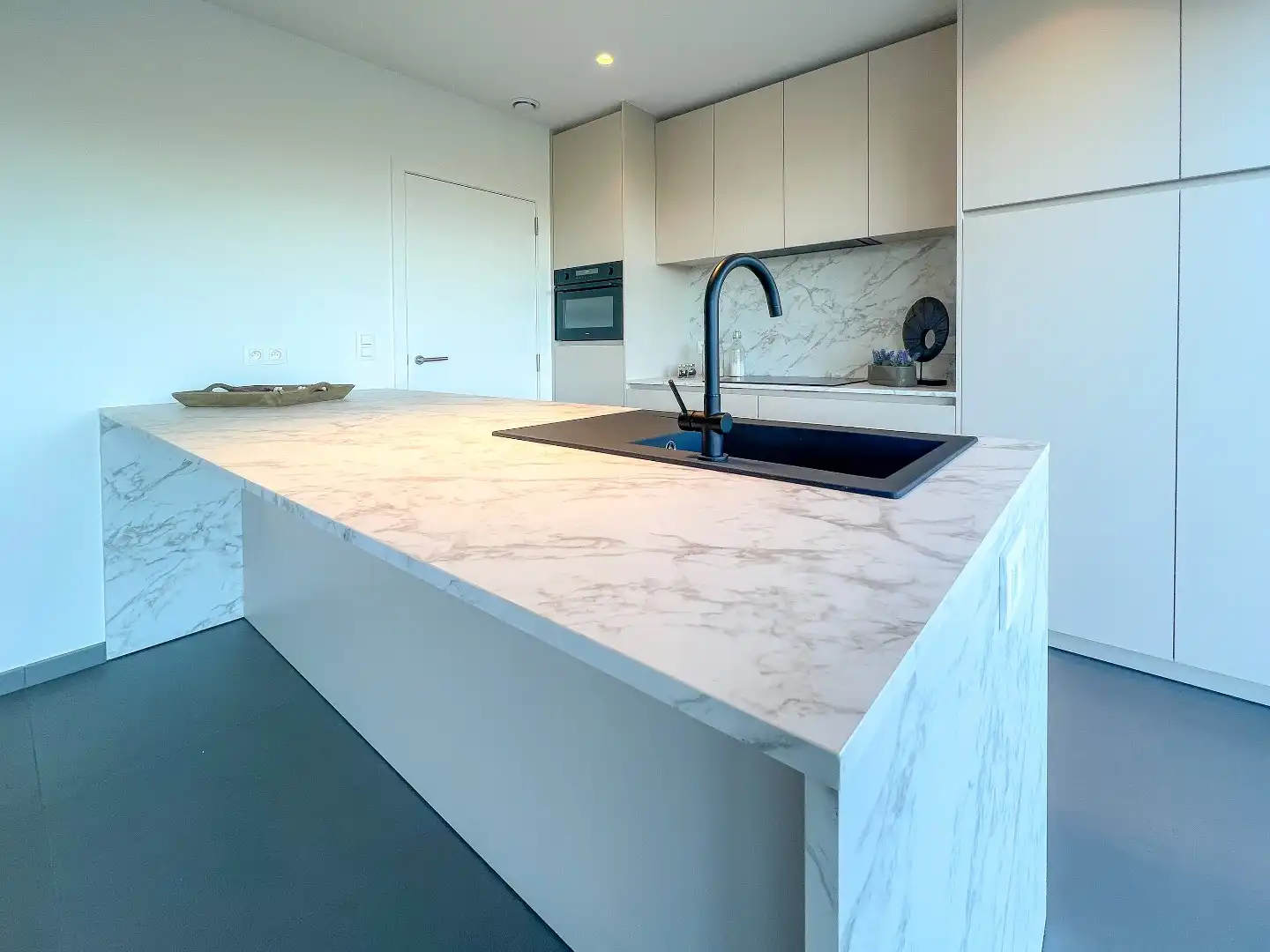 Moderne halfopen nieuwbouwwoning op 537 m² met landelijk verzicht op topligging te Torhout foto 4