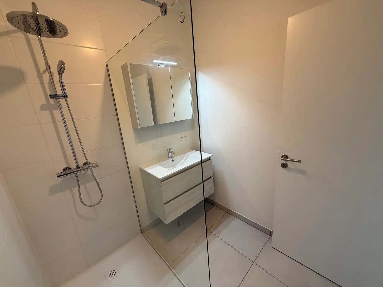 Nieuwbouw appartement met 2 slaapkamers en autostaanplaats foto 11