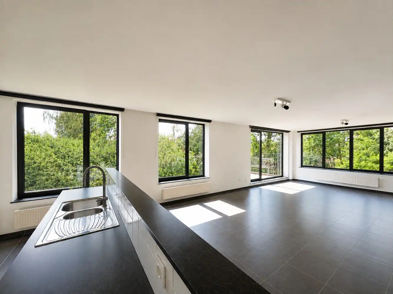 RUIM APPARTEMENT MET PRACHTIG UITZICHT foto 2