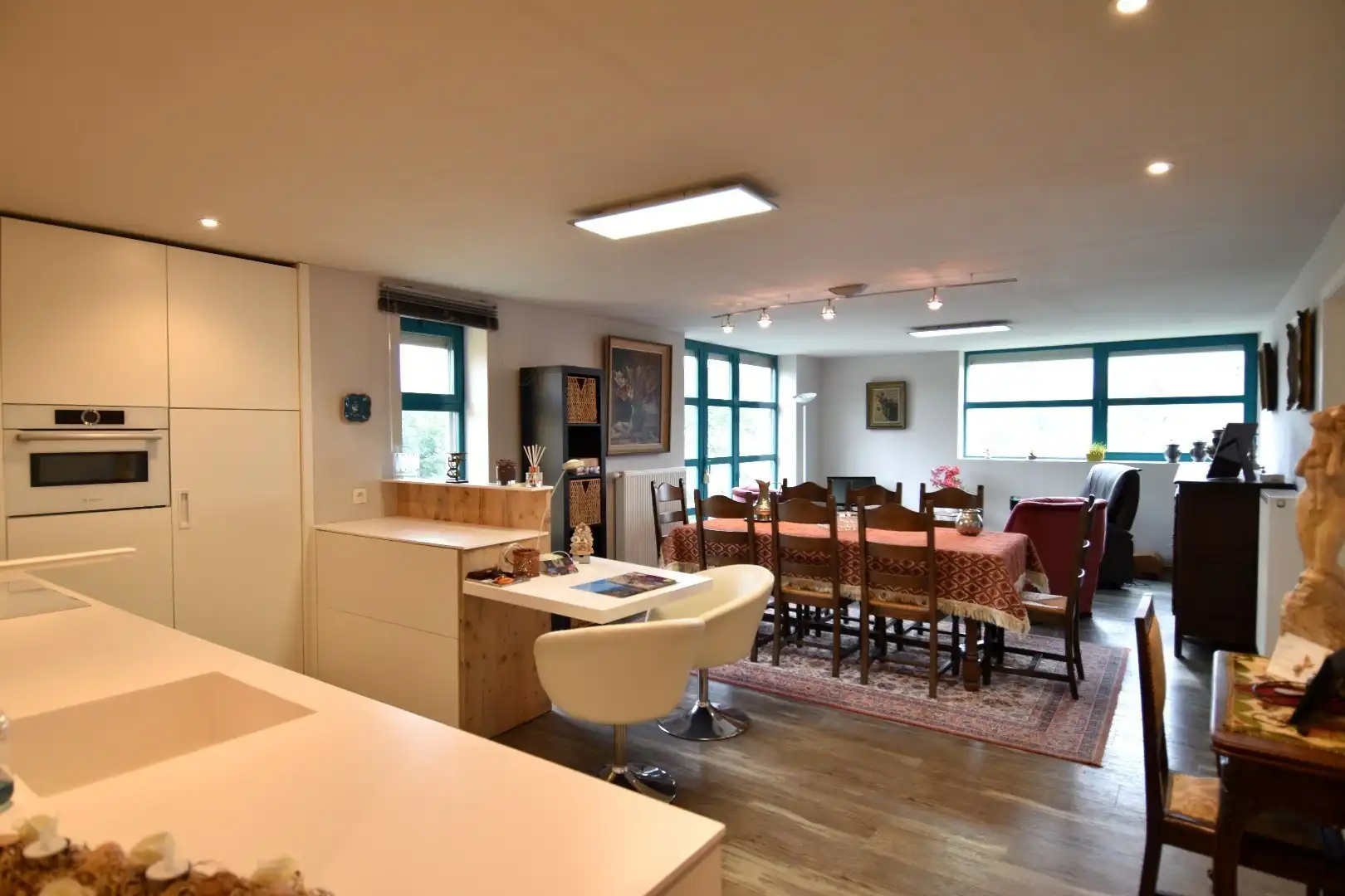 Uitzonderlijk vastgoed te koop op een zeer royaal perceel (2103 m²) in Gullegem foto 17