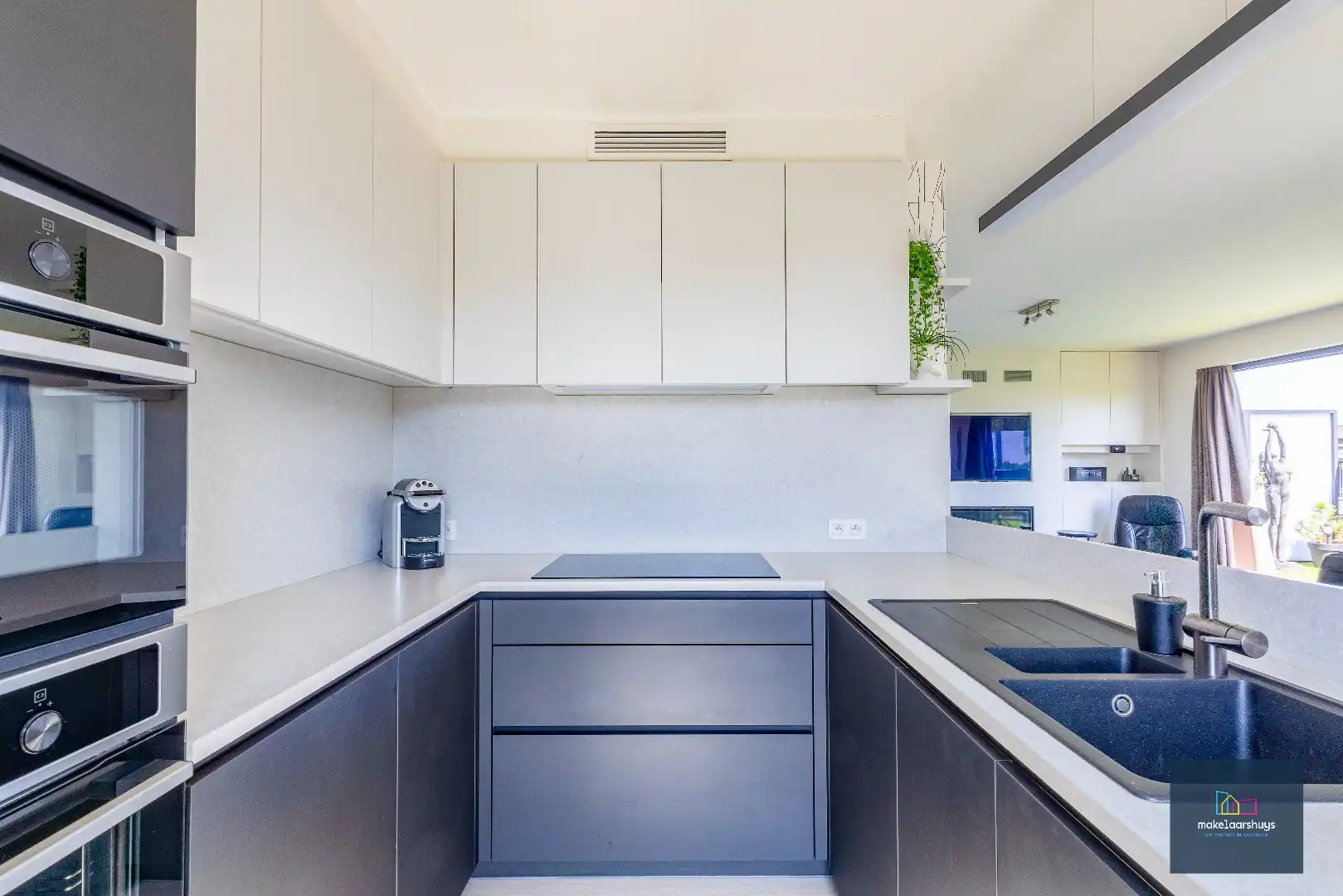 Penthouse met 2 slp. ruim terras, 2 st.plaatsen & kelder foto 8