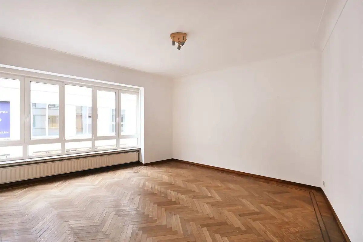 Op te frissen 2-slaapkamerappartement aan de Wilde Zee foto 3