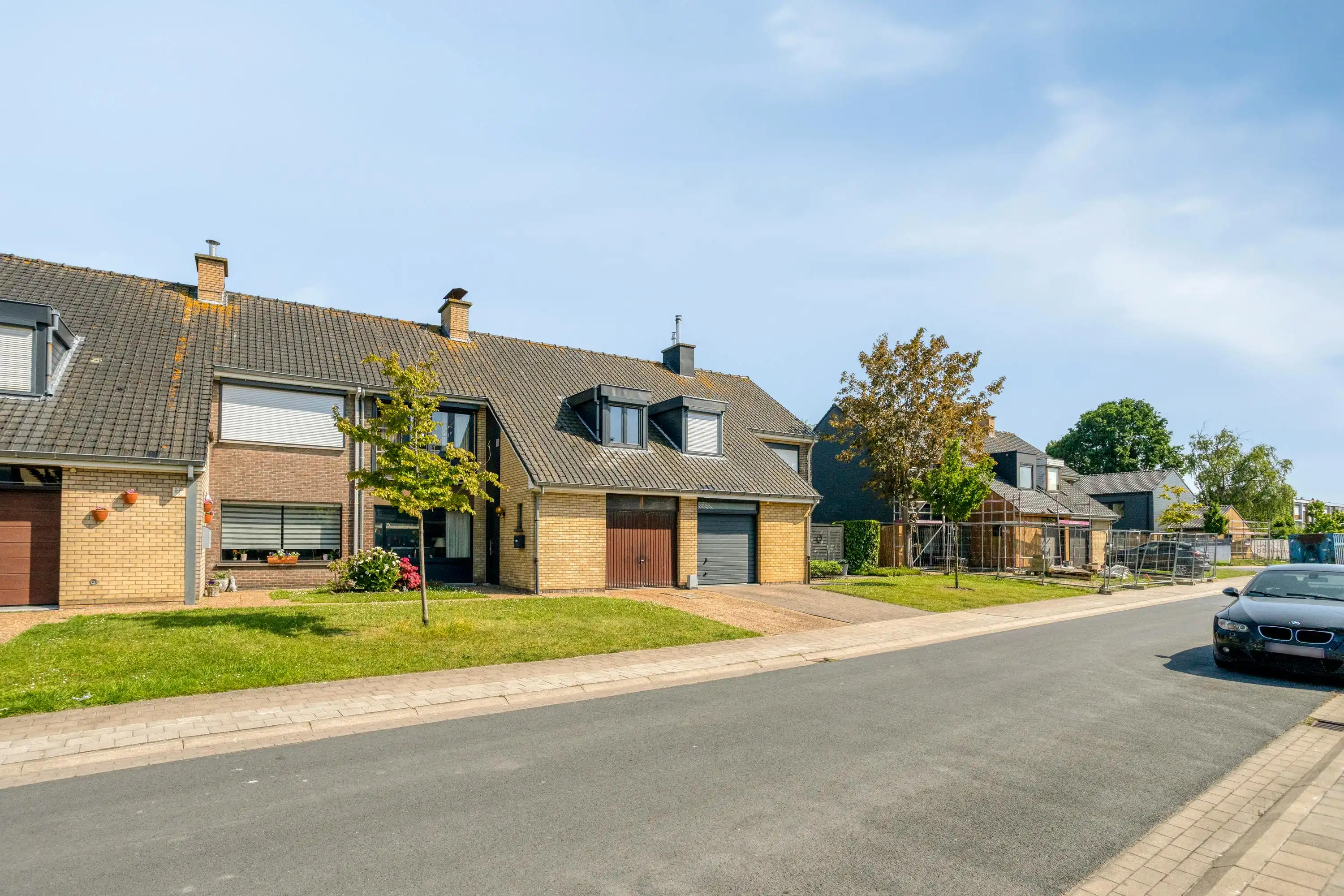 Te renoveren woning met 4 slaapkamers te koop in Koolkerke foto {{pictureIndex}}