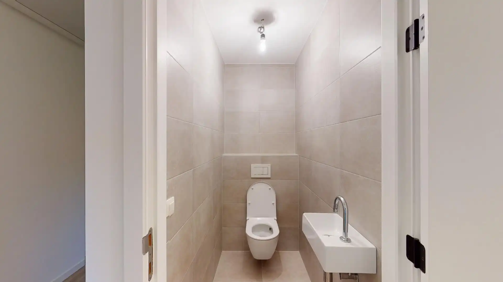 ZEER RUIME KWALITATIEVE WONING MET INPANDIGE GARAGE foto 3