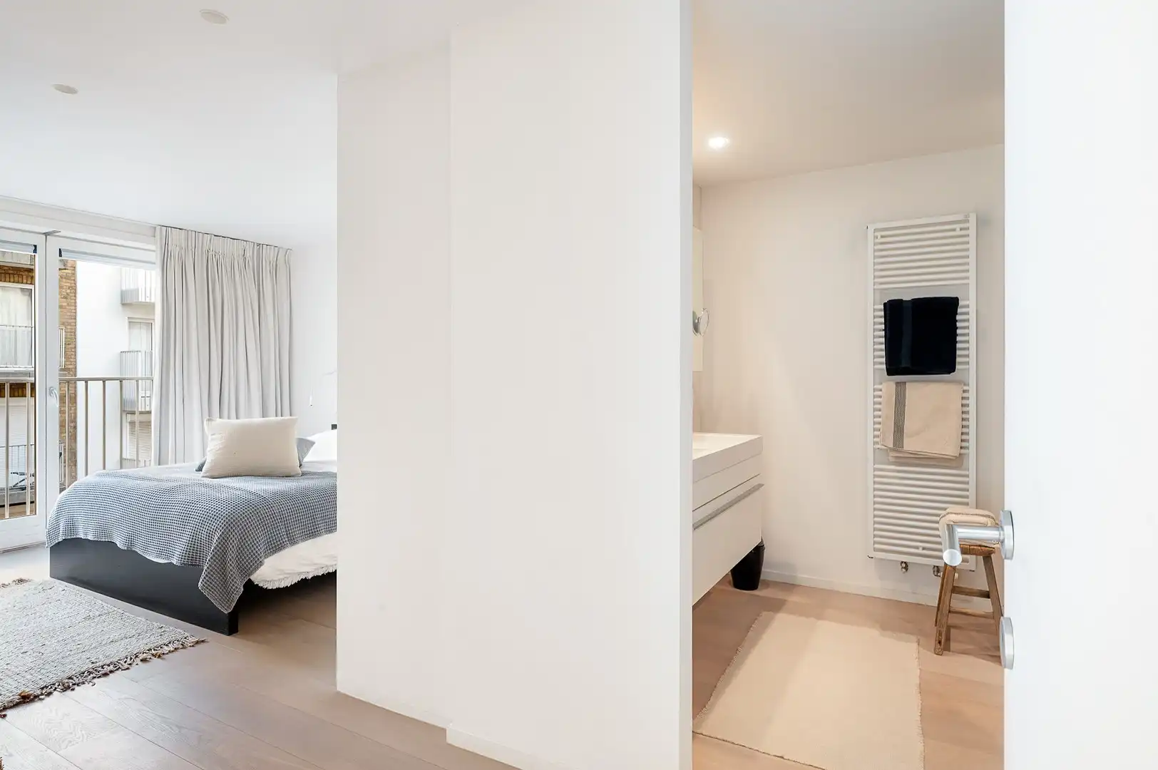 Ruim 4-slaapkamerappartement vlakbij de zee en RBSC in Duinbergen. foto 28