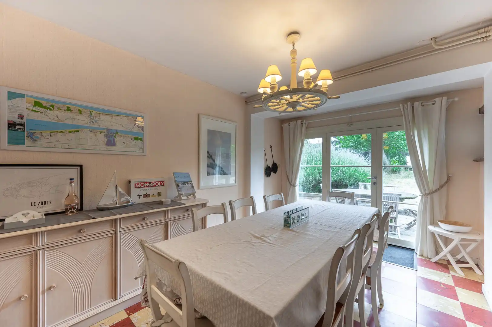 Uiterst charmante villa, rustig gelegen in een verscholen paadje in het Zoute op wandelafstand van de zee. foto 6