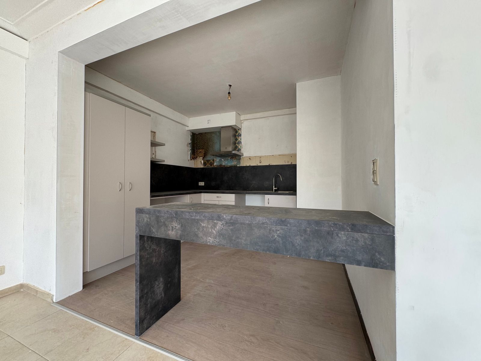 Te huur: ruim appartement aan de rand van centrum Aalst foto 5