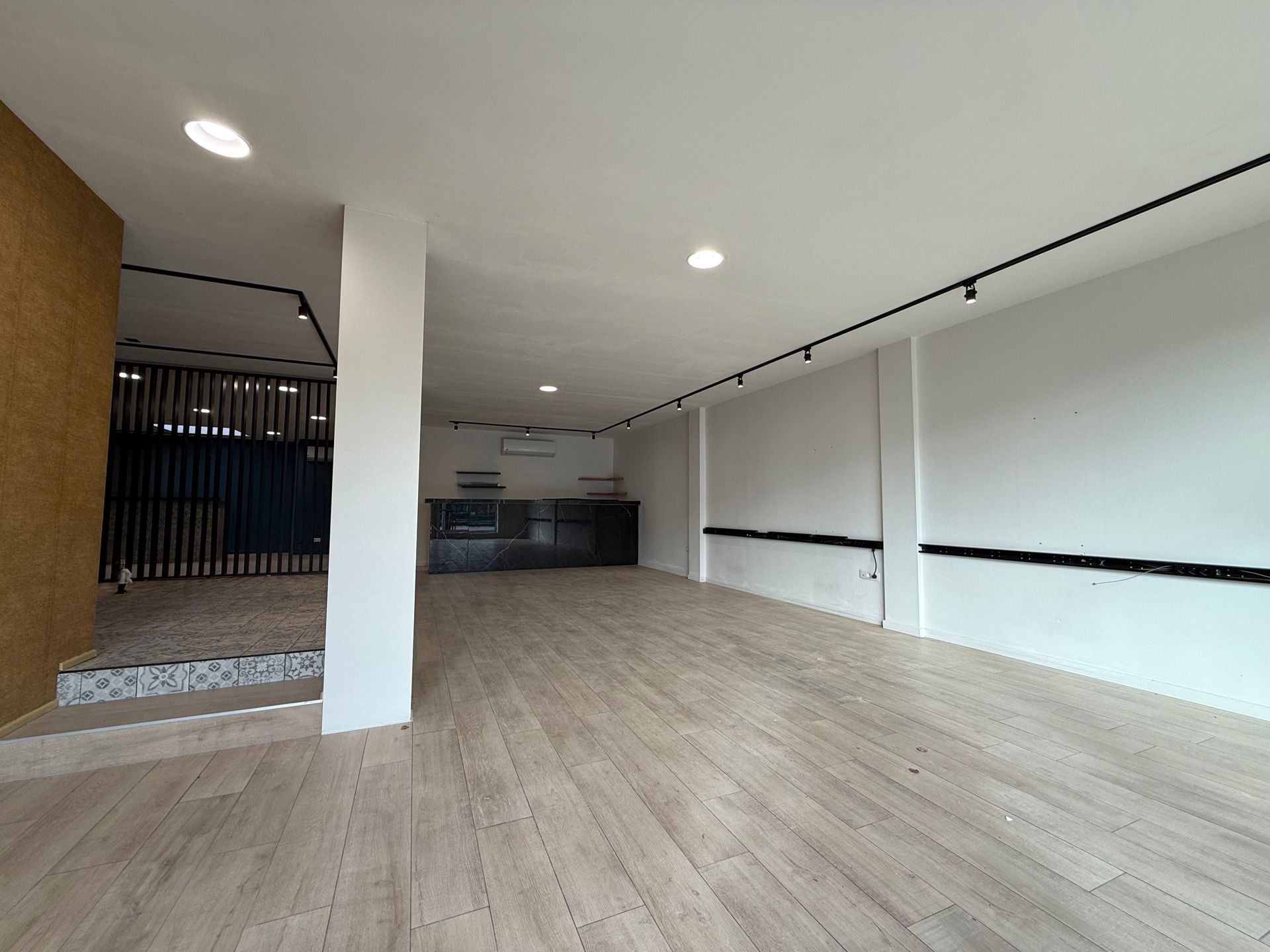 Modern multifunctioneel kantoor vlak naast de schelde foto 3