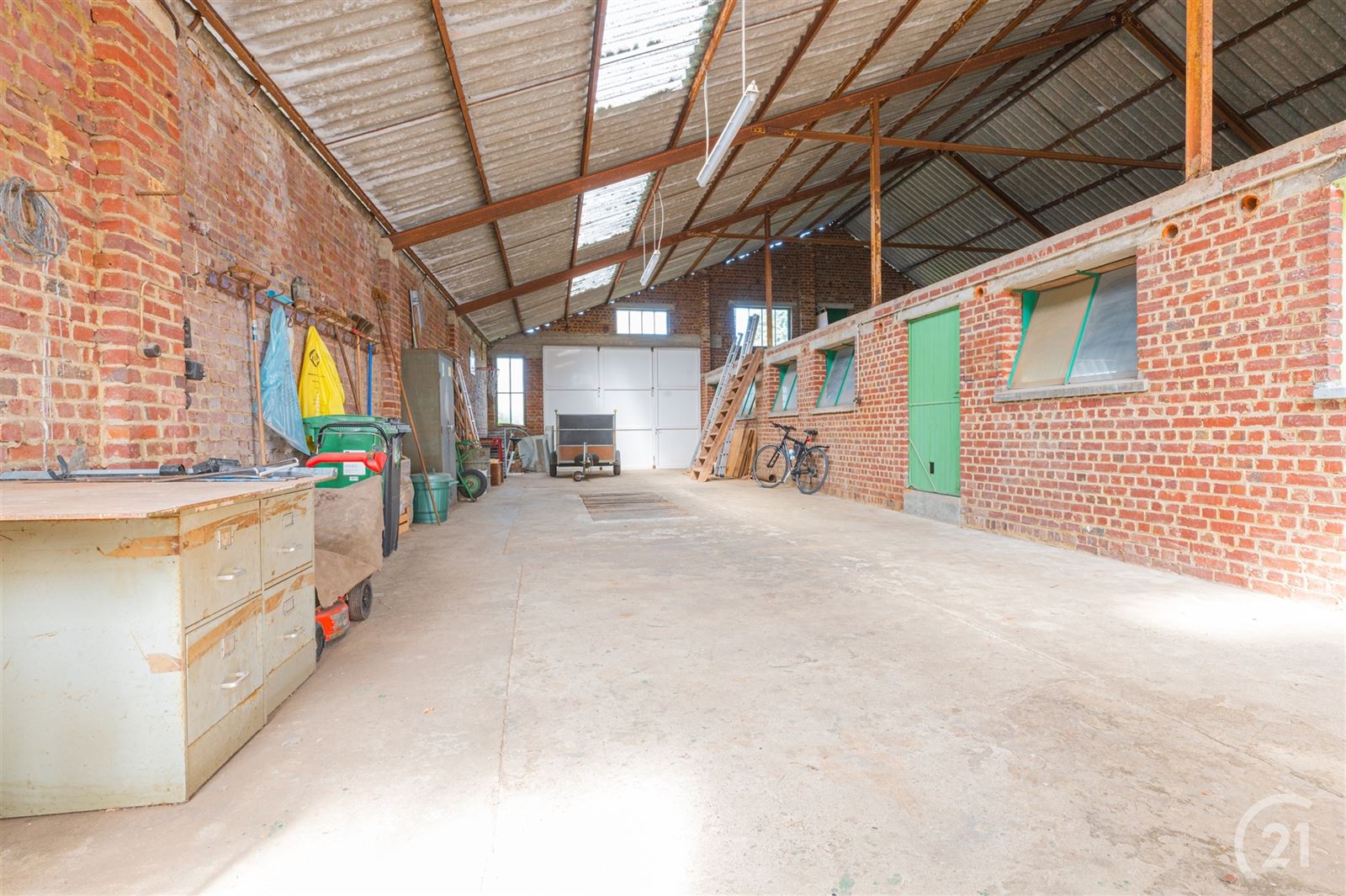 3 gevelwoning met loods (248m2) en garage foto 31