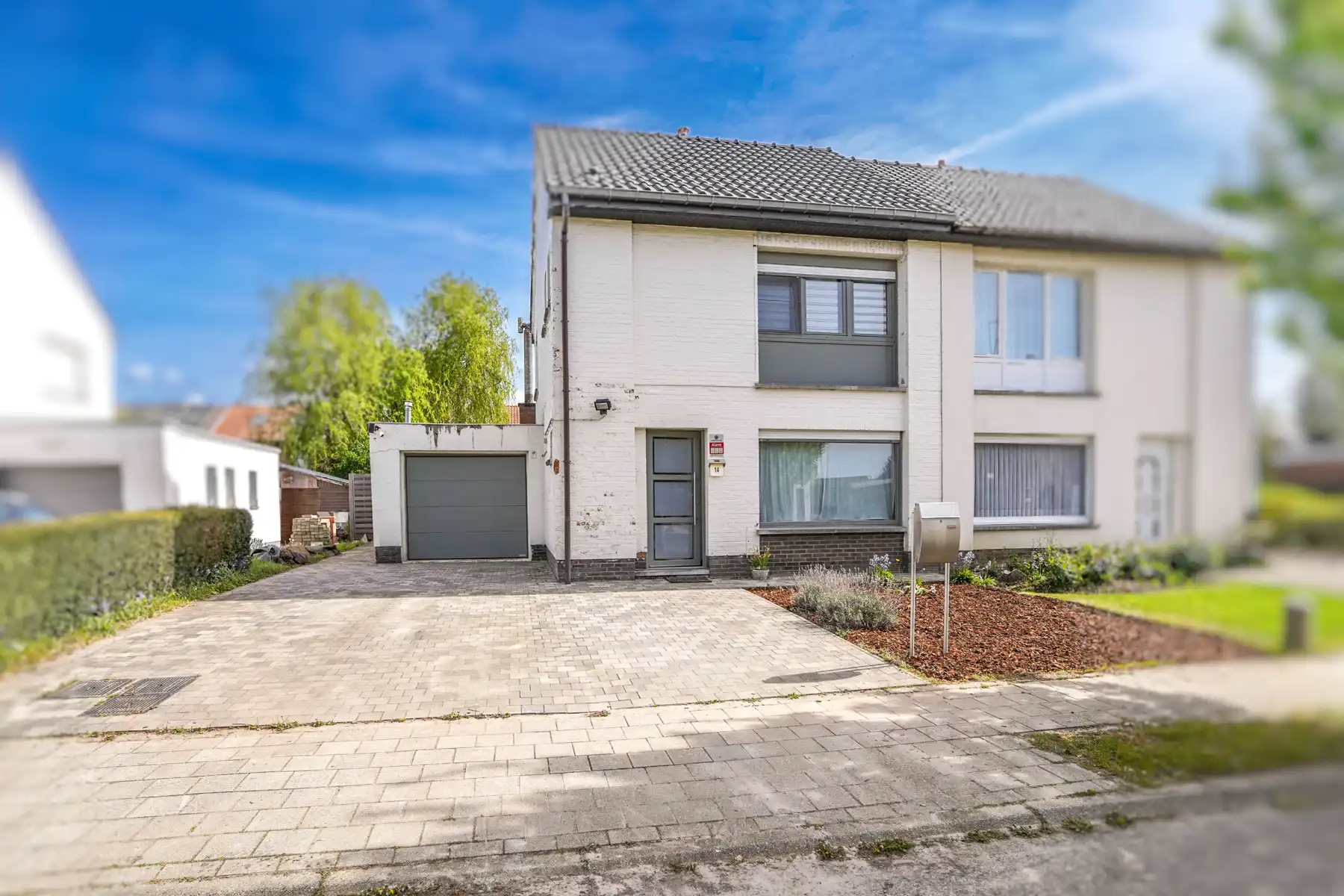 Mooi gerenoveerde & instapklare 3-gevel woning te Londerzeel foto {{pictureIndex}}