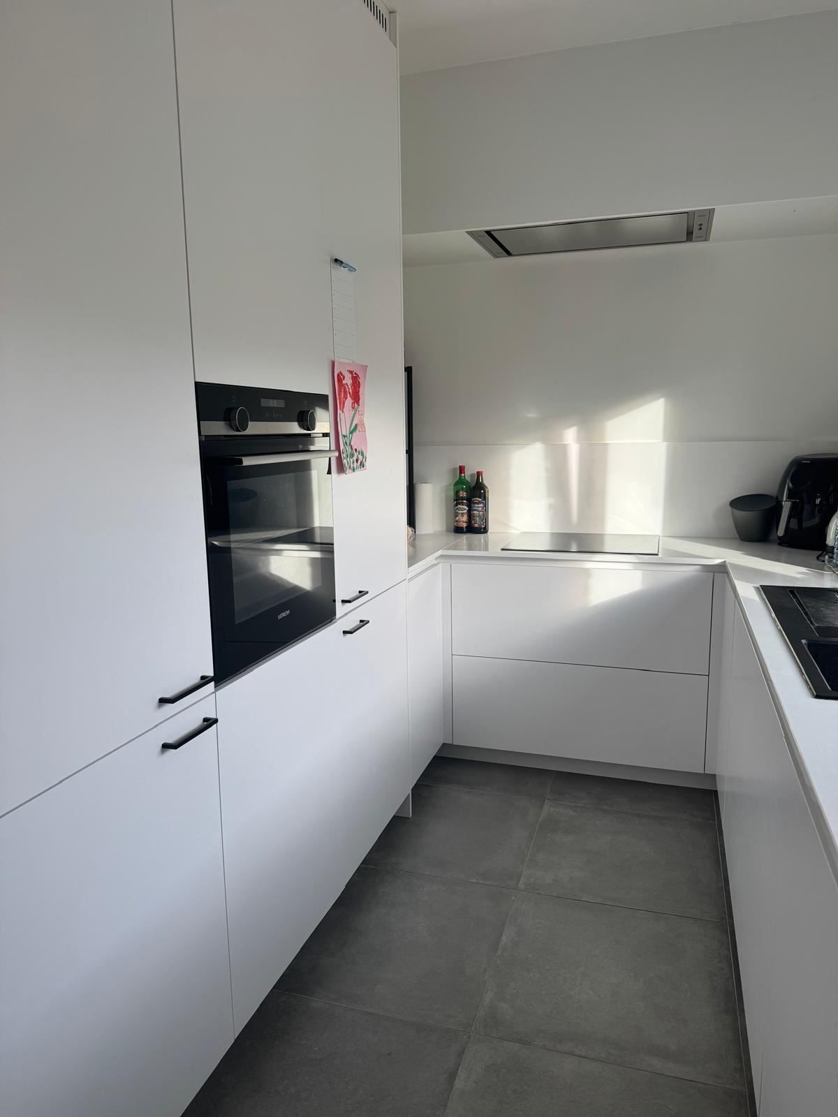 Mooi gerenoveerd 2 slaapkamer appartement foto 8