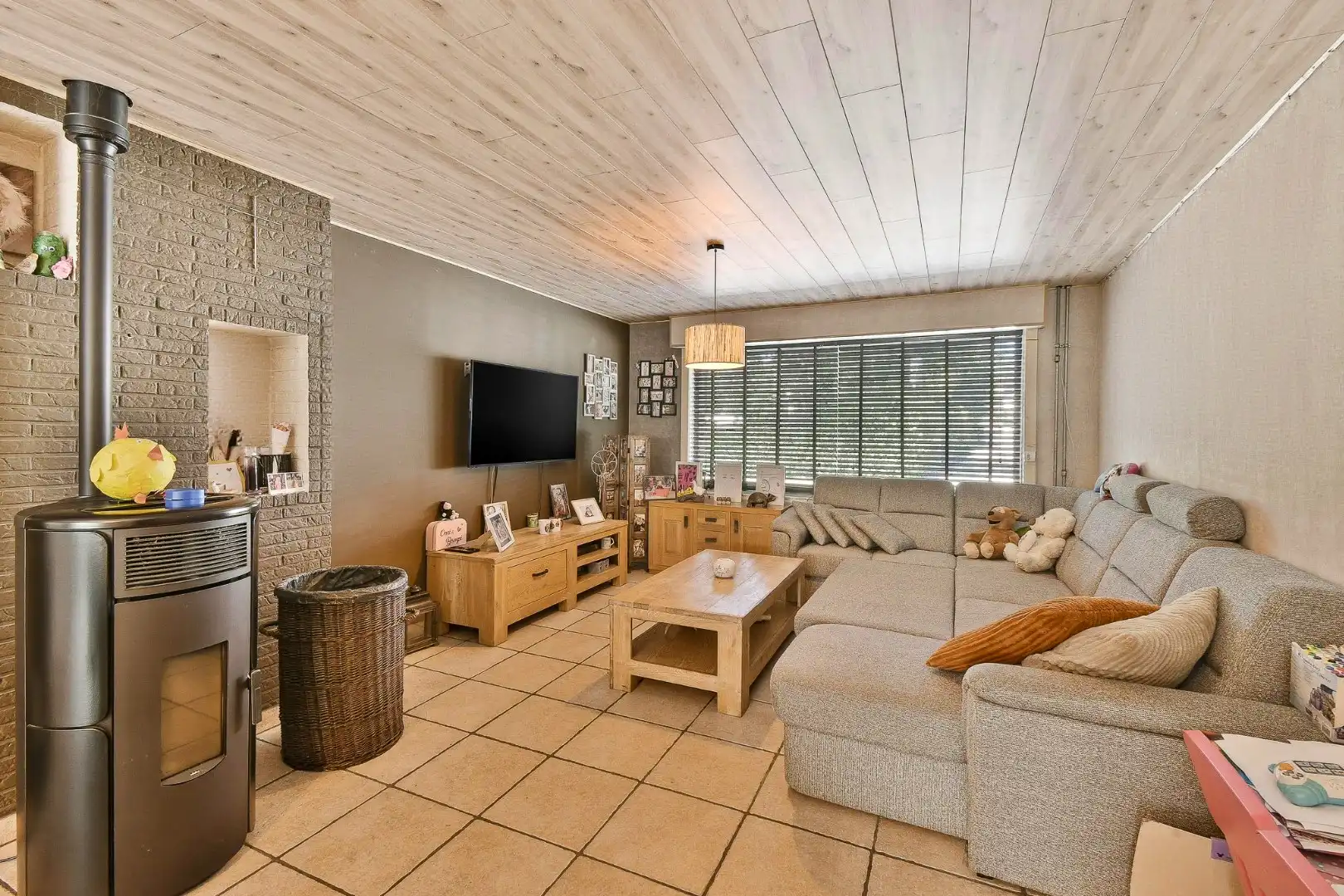 Woning met drie slaapkamers, garage en zonnige tuin foto 7